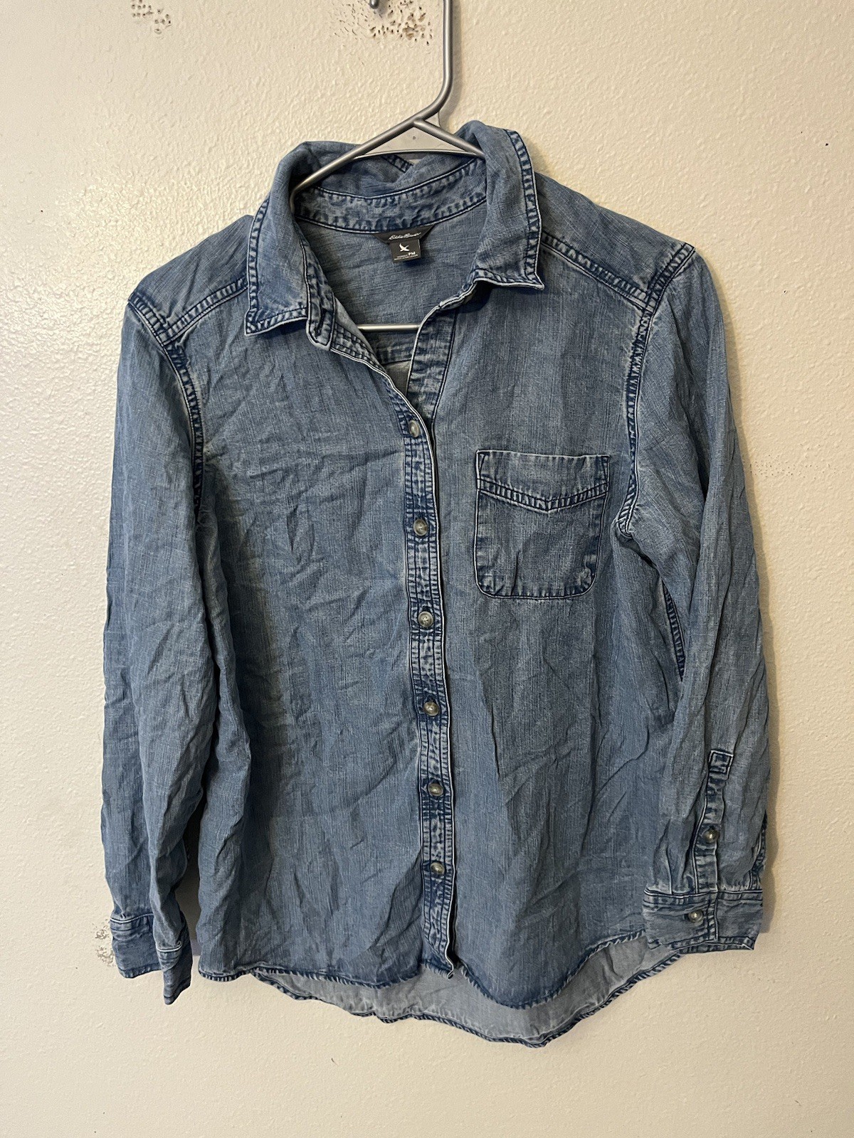 Eddie Bauer Womens Chambray Button Up Top Size PM Blue Coastal Cowgirl Beach