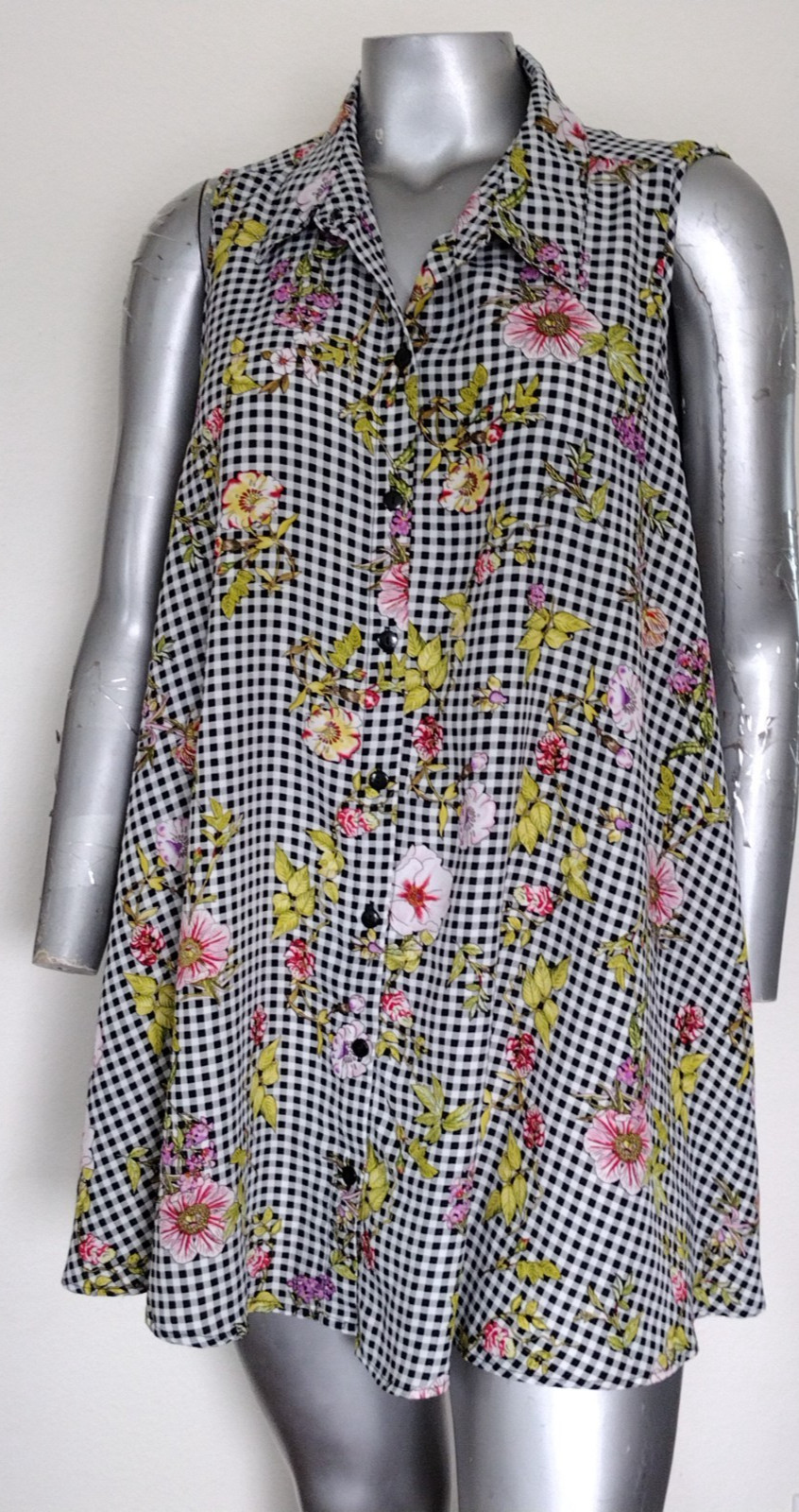 WOMEN UNIQUE SPECTRUM HI~ LOW PLAID/FLORAL TOP BLOUSE Size 3X BUTTONS SLEEVELESS