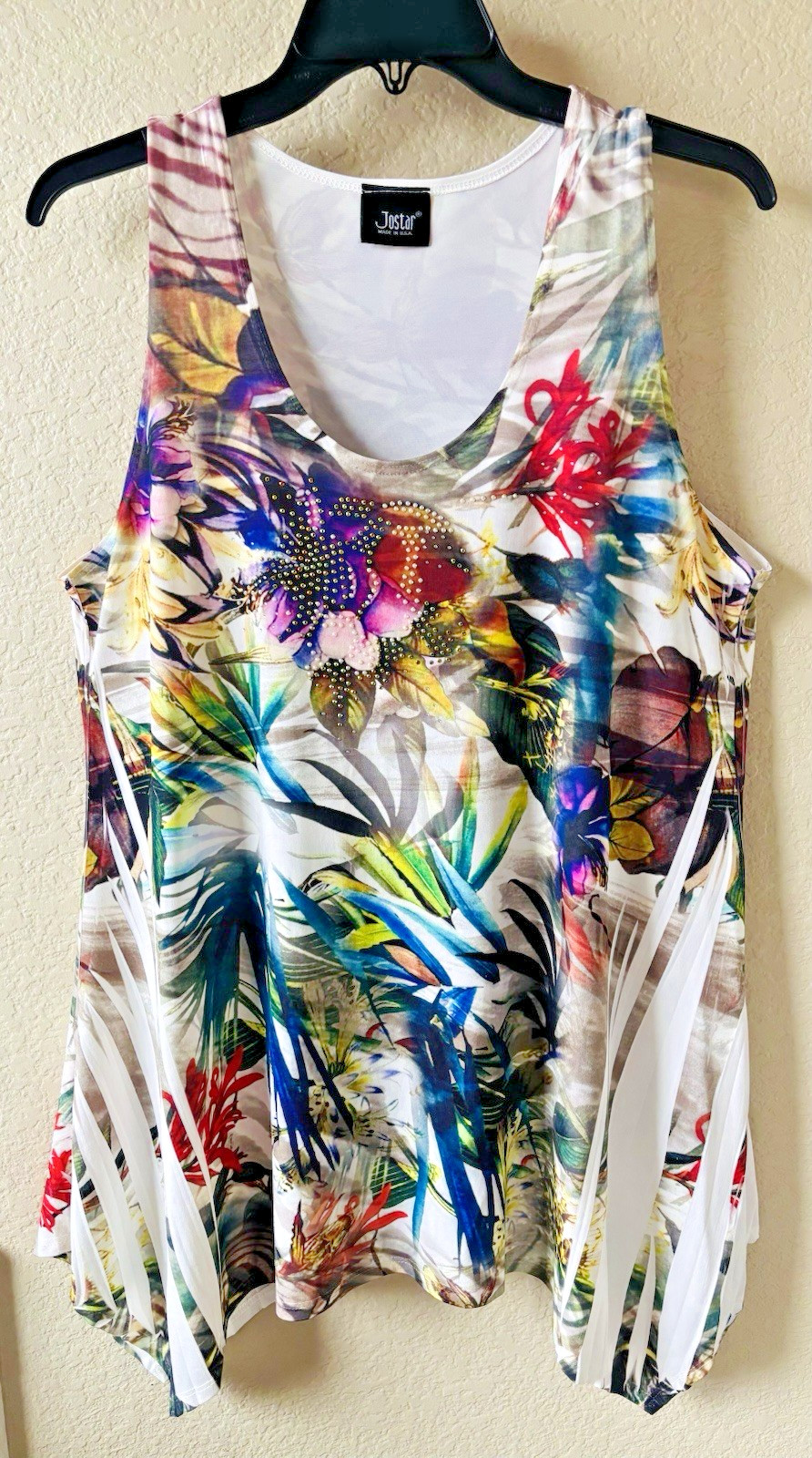 Jostar Women’s Sleeveless Embellished Artsy Print Sharkbite Hem Tunic Top (M)
