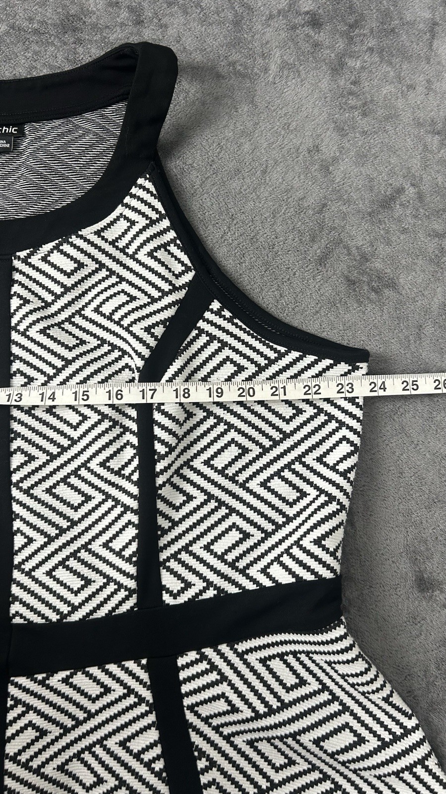 City Chic sleeveless peplum Top Women Sz L Black/white Geometric EUC