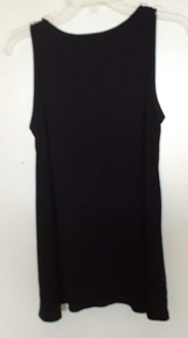 Isaac Mizrahi 95% rayon, 5% spandex solid black tank Size Small