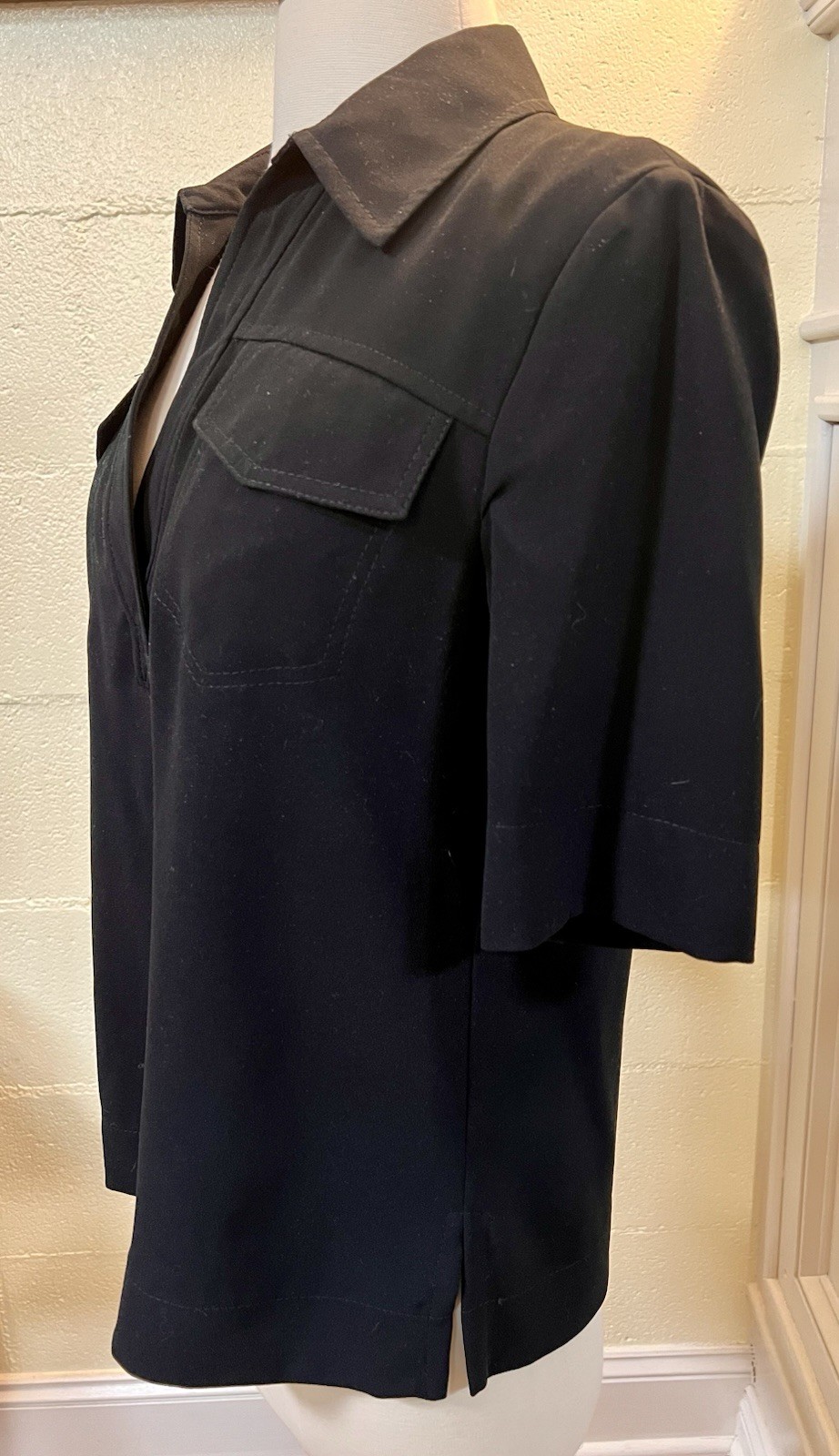 NWT Trina Turk Black Blouse Top With Pockets Size Small Made In USA