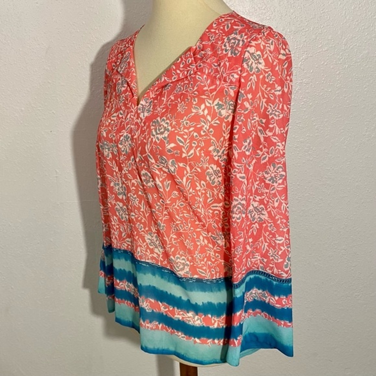 NEW Kut from the Kloth Floral Print Blouse Women’s Size XS Coral Teal Striped