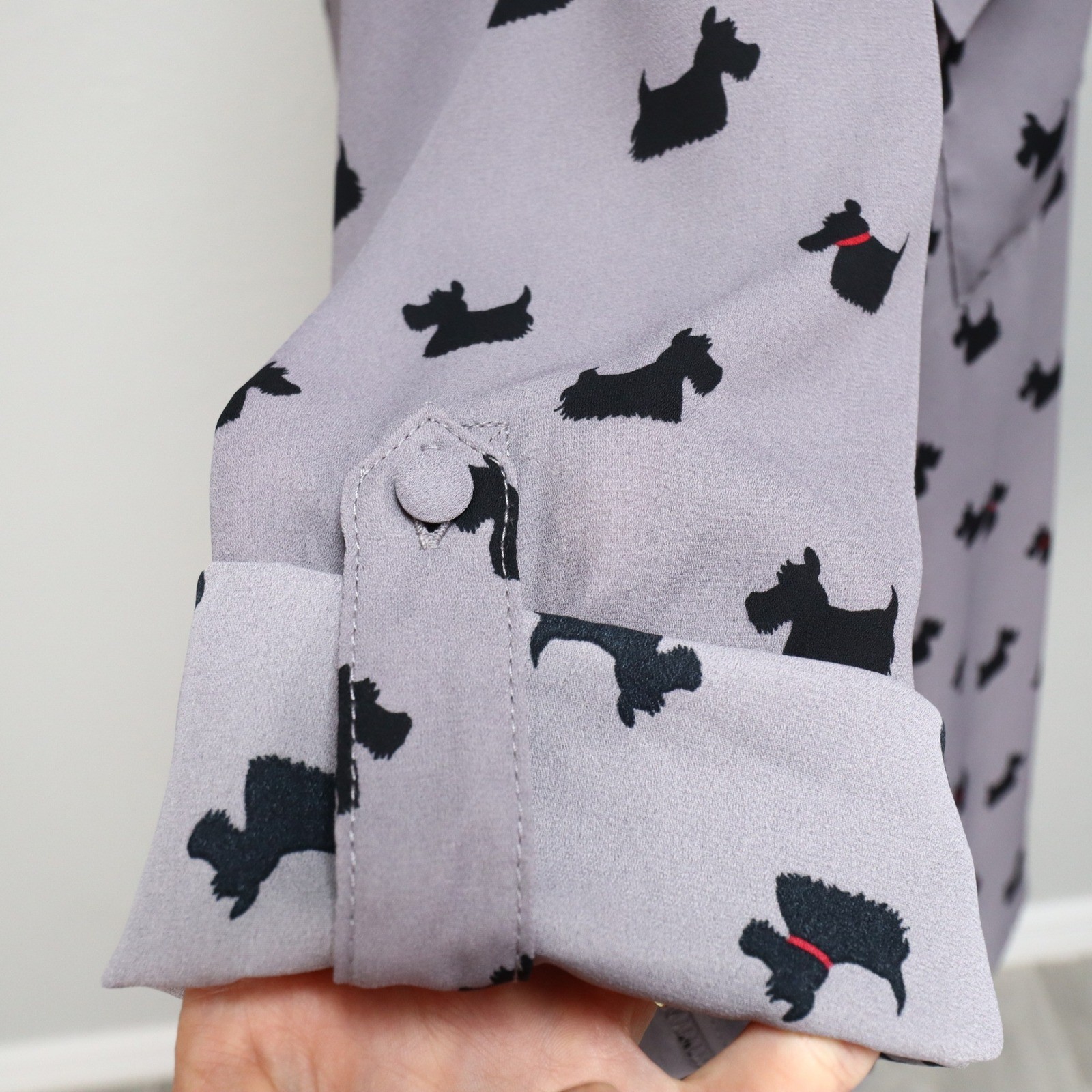 Torrid Scottie Dog Georgette Harper Blouse 2 Gray Roll Tab Sleeve Pocket Terrier