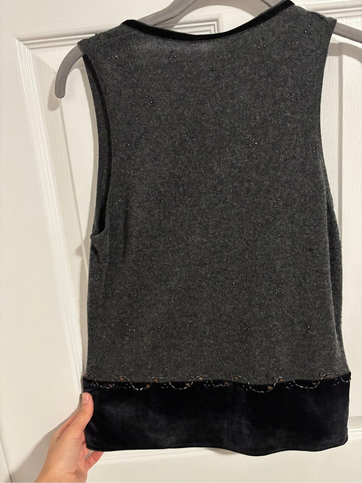 Unbranded Size S Beaded Sleeveless V-Neck Knit Top in Charcoal Gray w Velvet