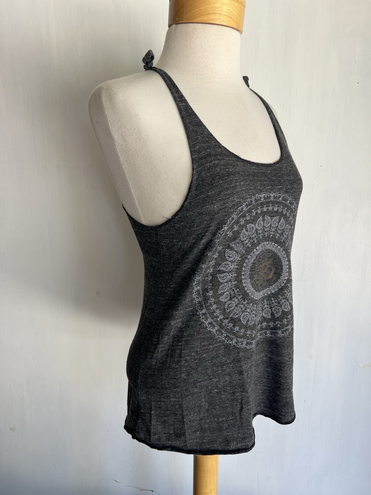 SPIRITUAL GANGSTER Women’s Hindu OM 3 Symbol Racerback Tank Top Shirt Size Small