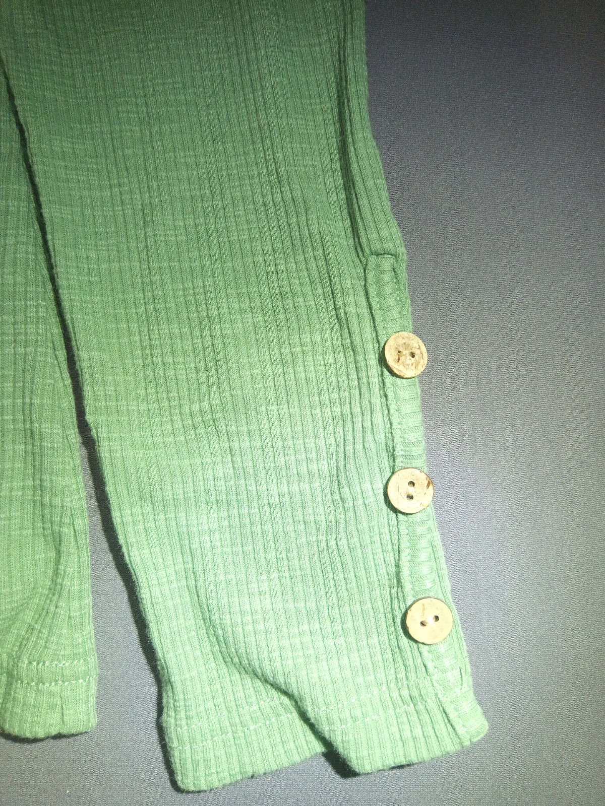 Green Solid Ribbed Knit Stretch Scoop Neck Henley Shirt Women’s L