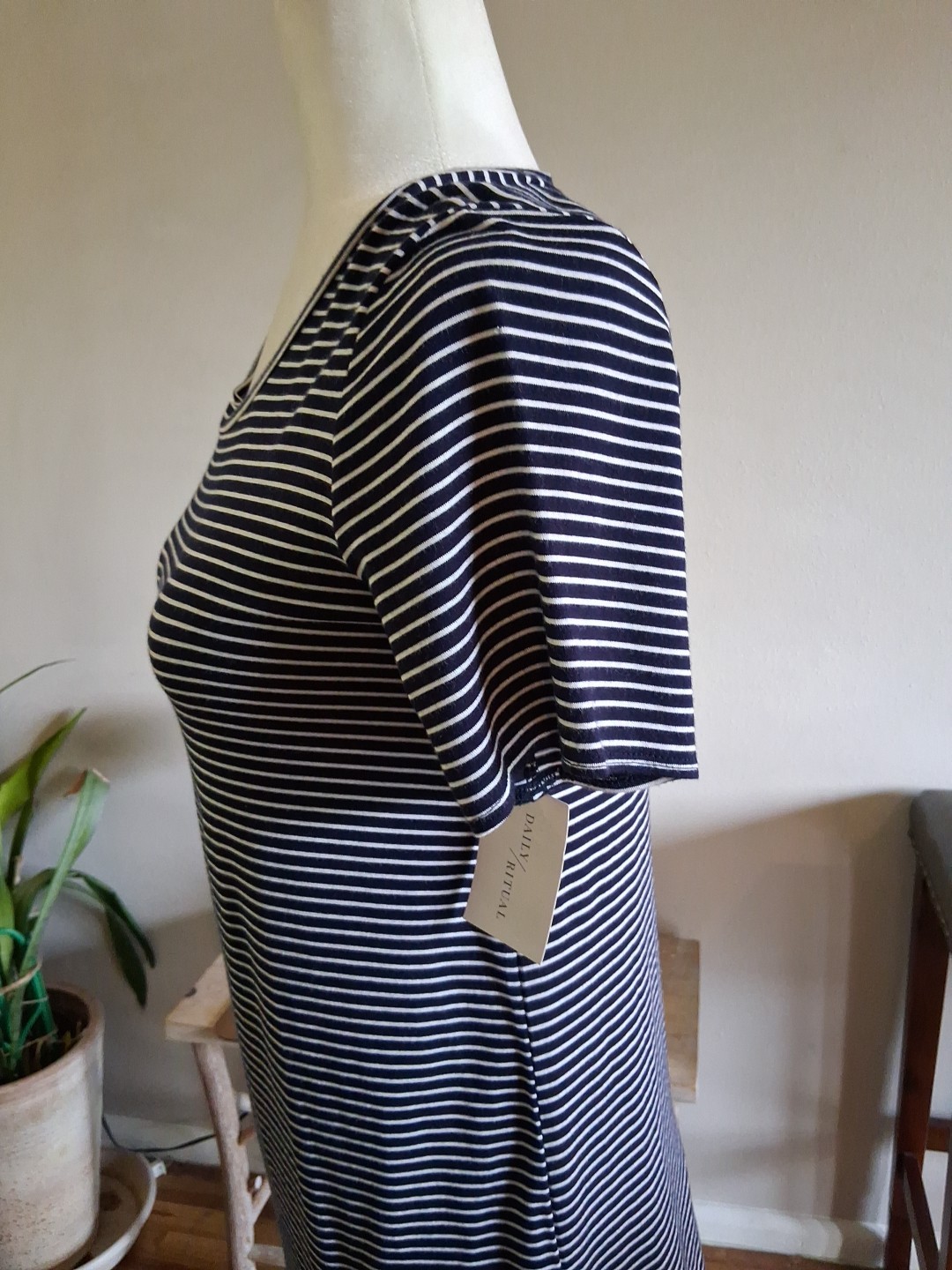 Daily Ritual Women XSmall Short Sleeve T-Shirt Blue White Stripe Hi-Lo New NWT