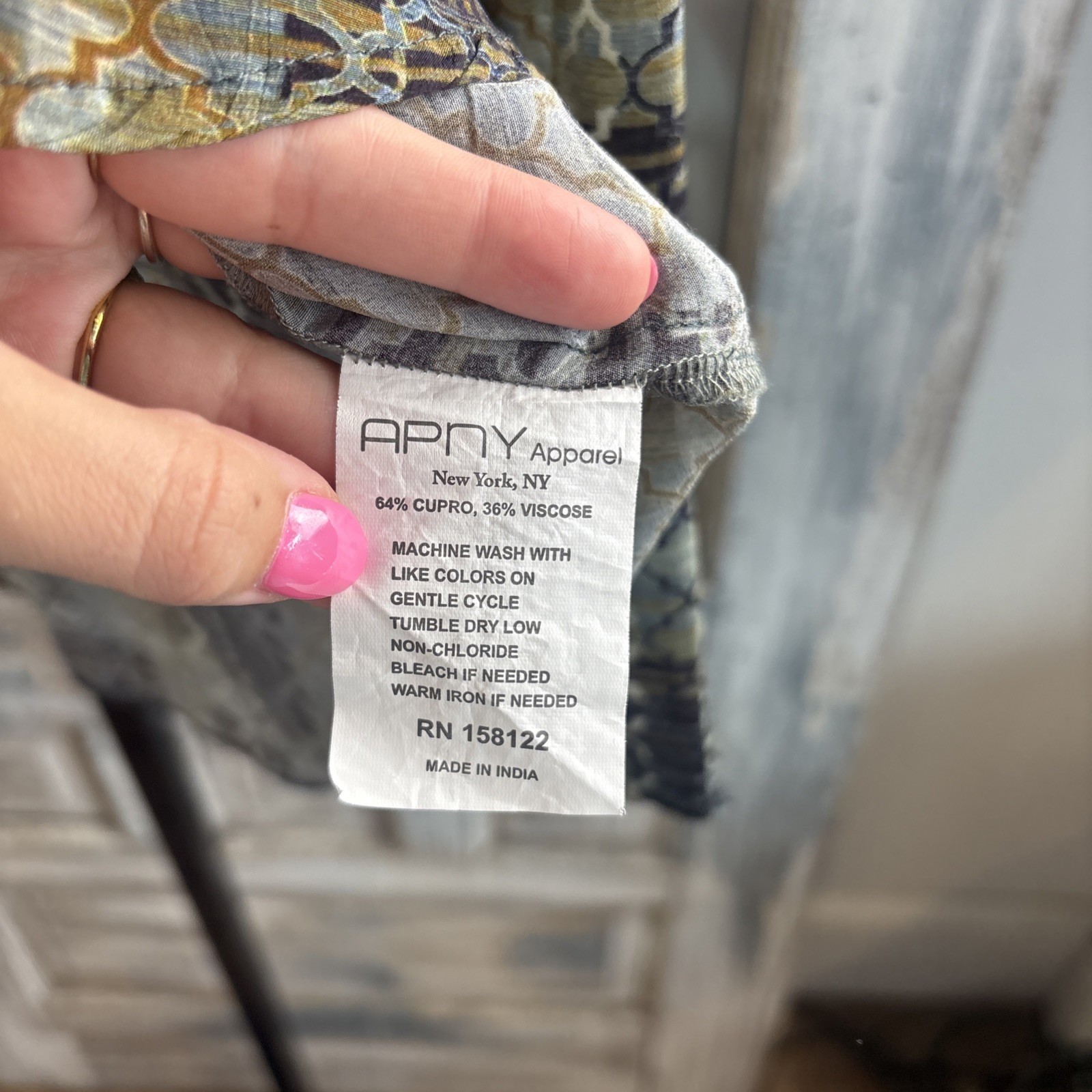 Women’s APNY Multicolor Blouse Size Medium