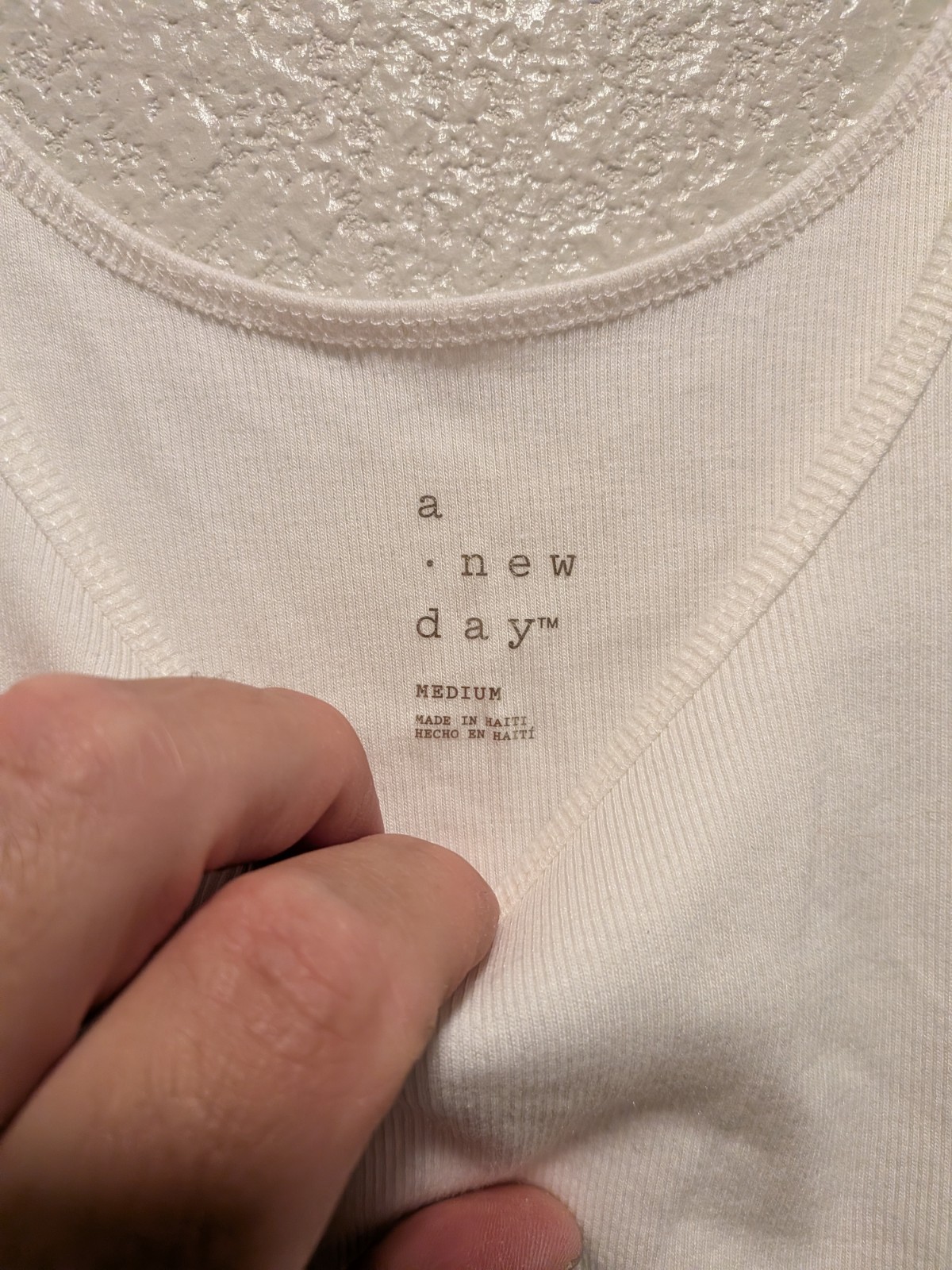 A New Day Womens White Tank Top Size Medium Ribbed Scoop Neck Cami NWT