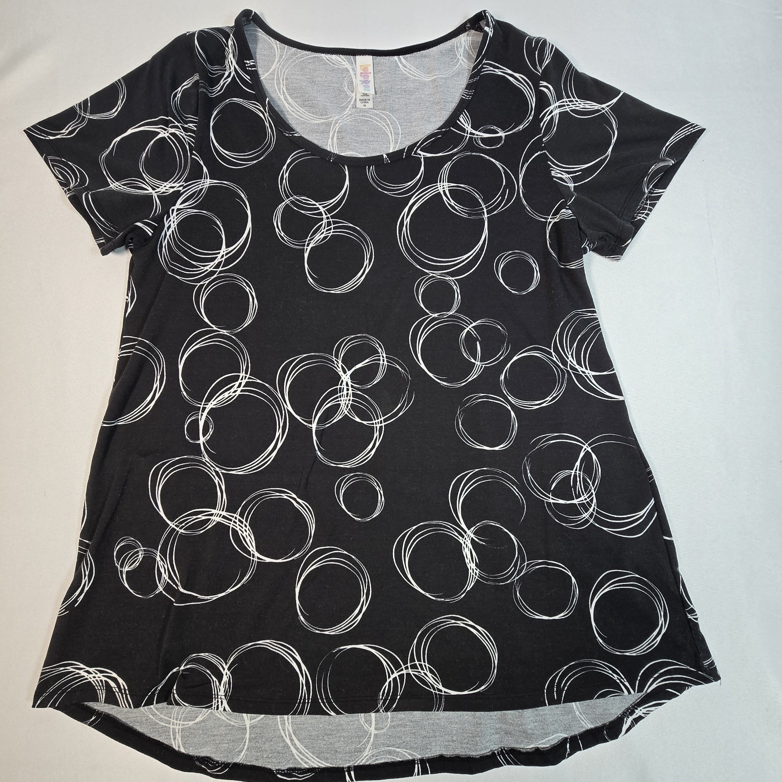 Lularoe Womens Size M Classic T Shirt Black White Dressy Circle Abstract Design