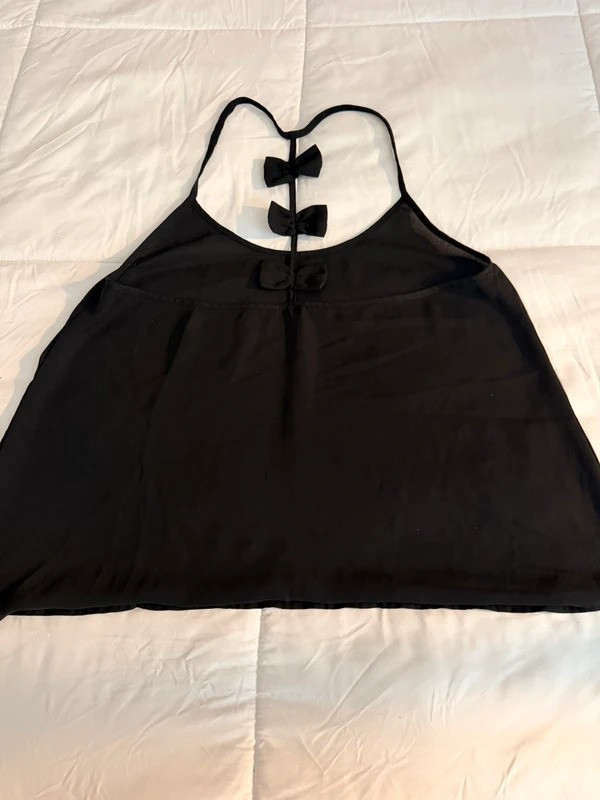 Black bow back crop top with three black bows on the back #backless #party
