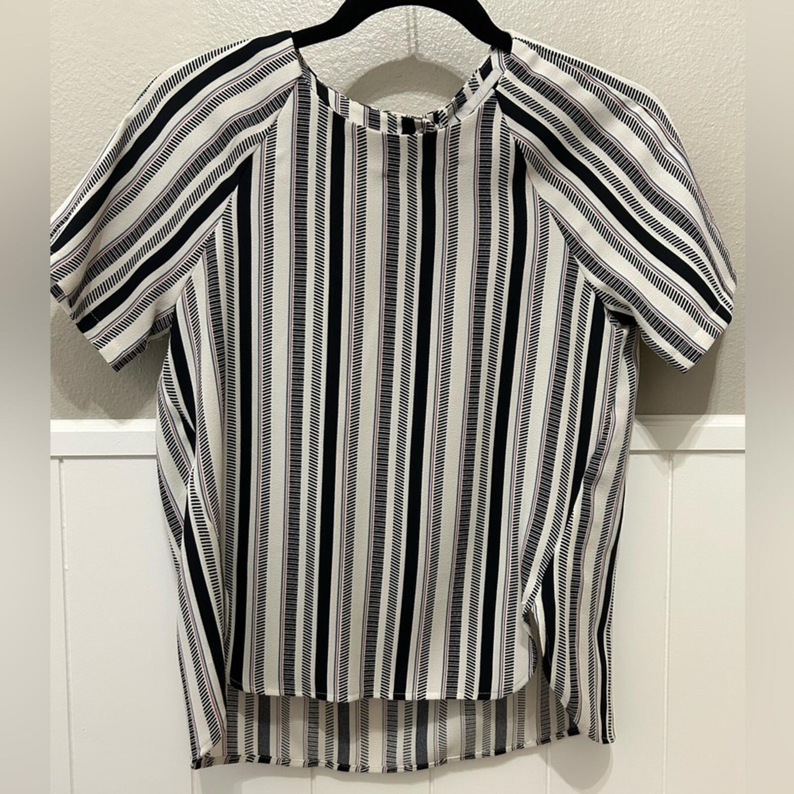 H&M White Navy Blue Red Patriotic Dolphin Hem Side Slits Striped Office Blouse