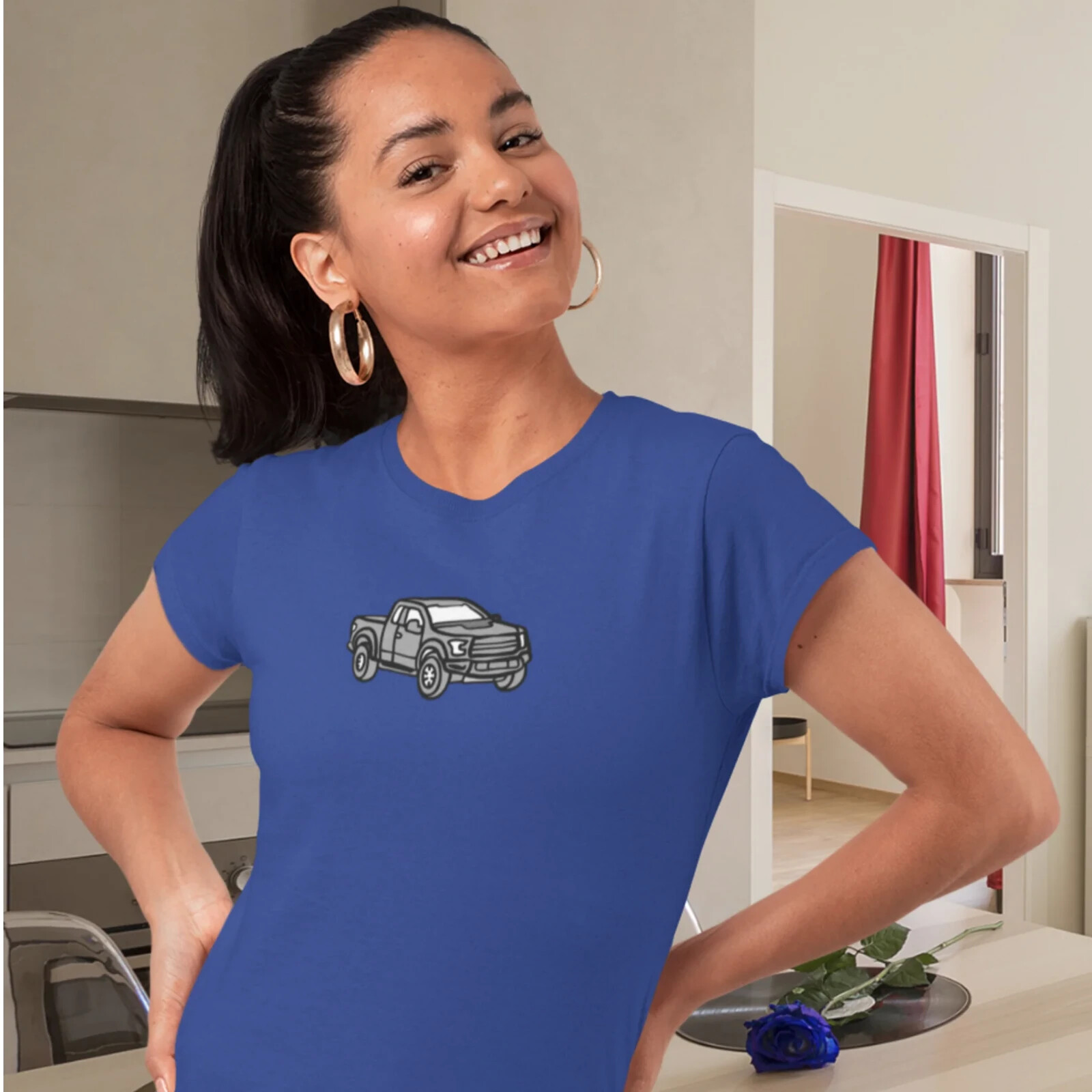Chic and Comfortable: Women’s Slim Fit Round Neck T-Shirt with Fun Graphic Print