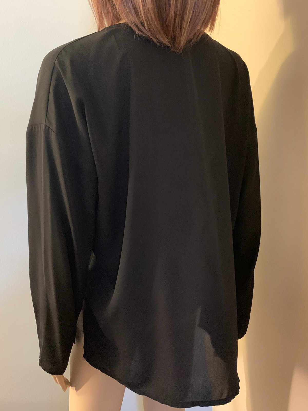 EXPRESS S Black Poly Crepe KEYHOLE BLOUSE TOP Silver Stud EMBELLISHED Long Slv