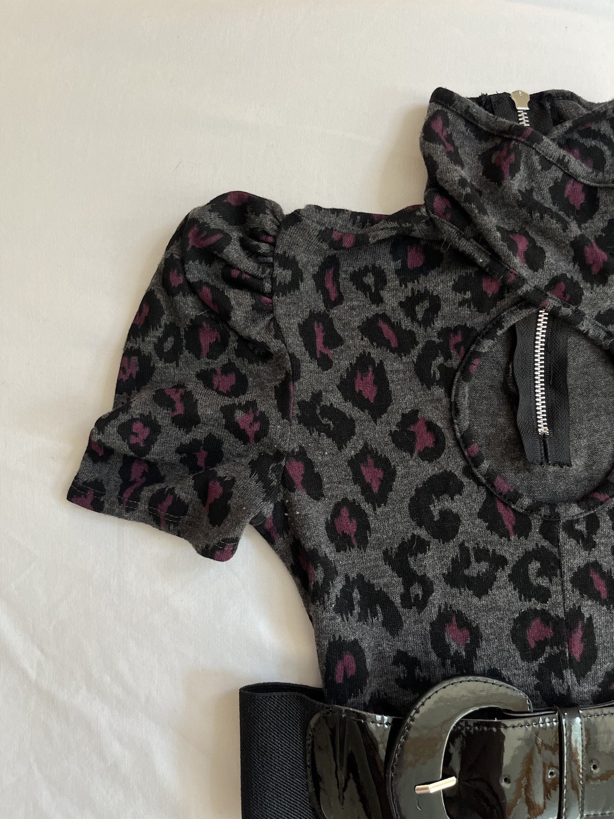 Y2K Club Going Out Shirt Sexy Mock Neck Key Hole Leopard Print Belted Top SMALL
