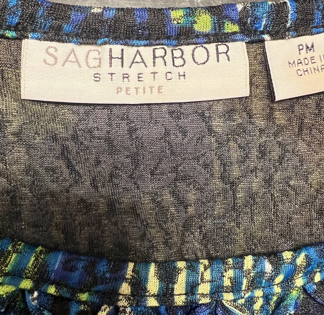 Sag Harbor Stretch Colorful Round Neck Women’s Top Sz PM