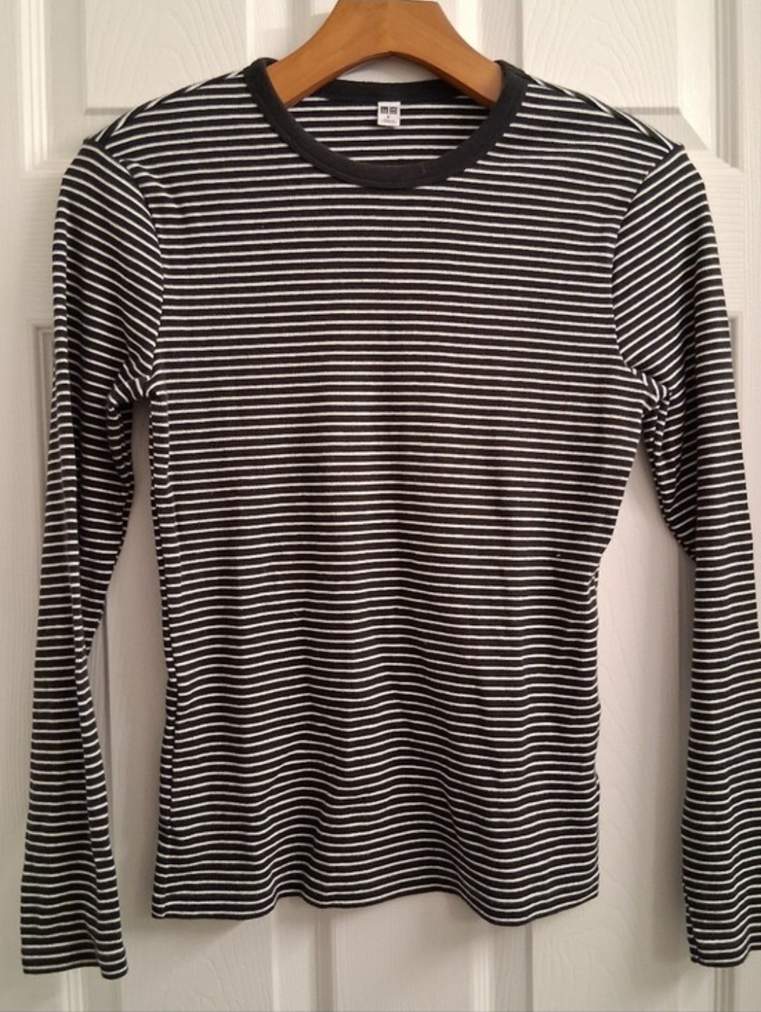 Uniqlo Black And White Striped Ling Sleeve Shirt Juniors Medium