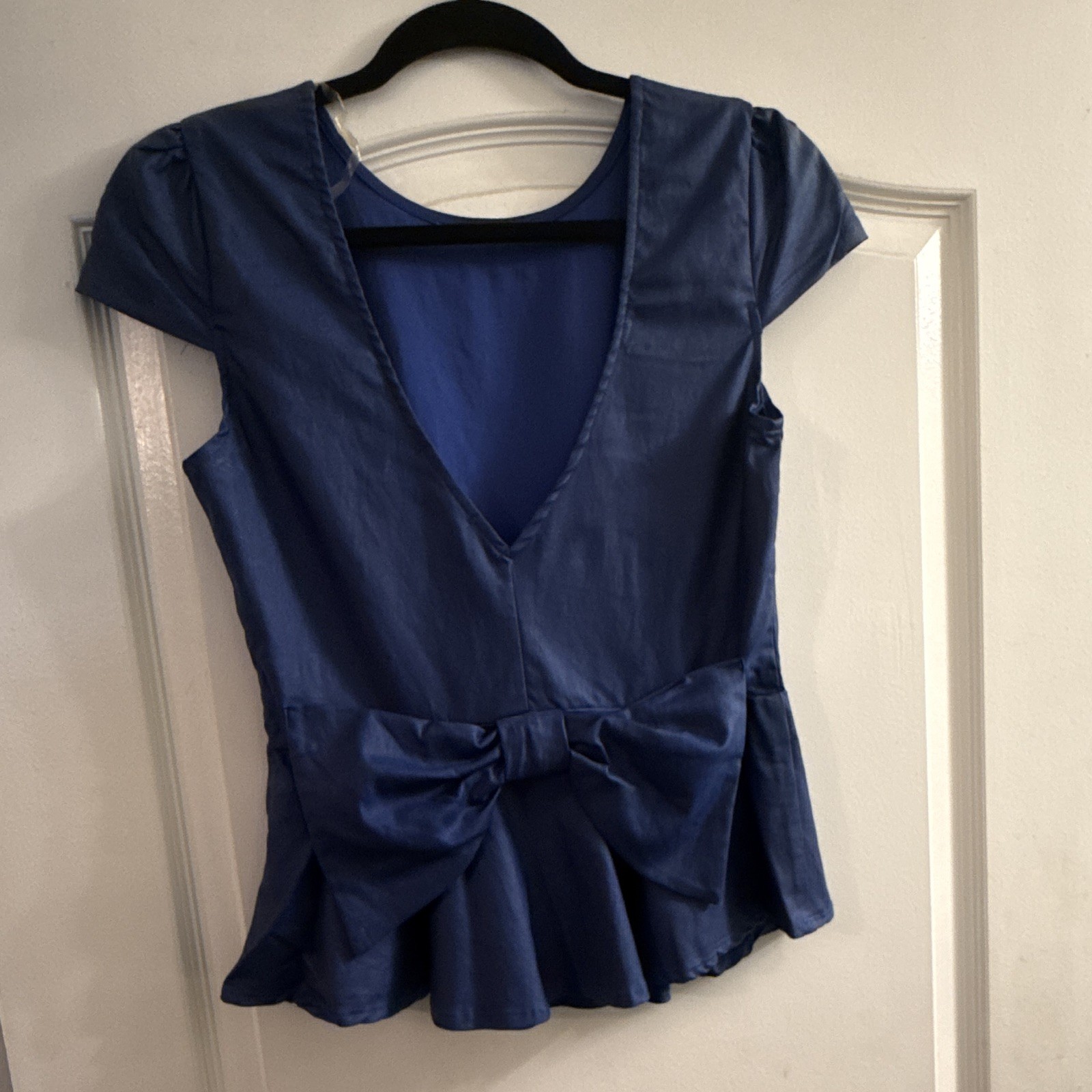 Alt.B Women’s Blue Solid Faux Leather Peplum Cap Sleeve Blouse Bow S