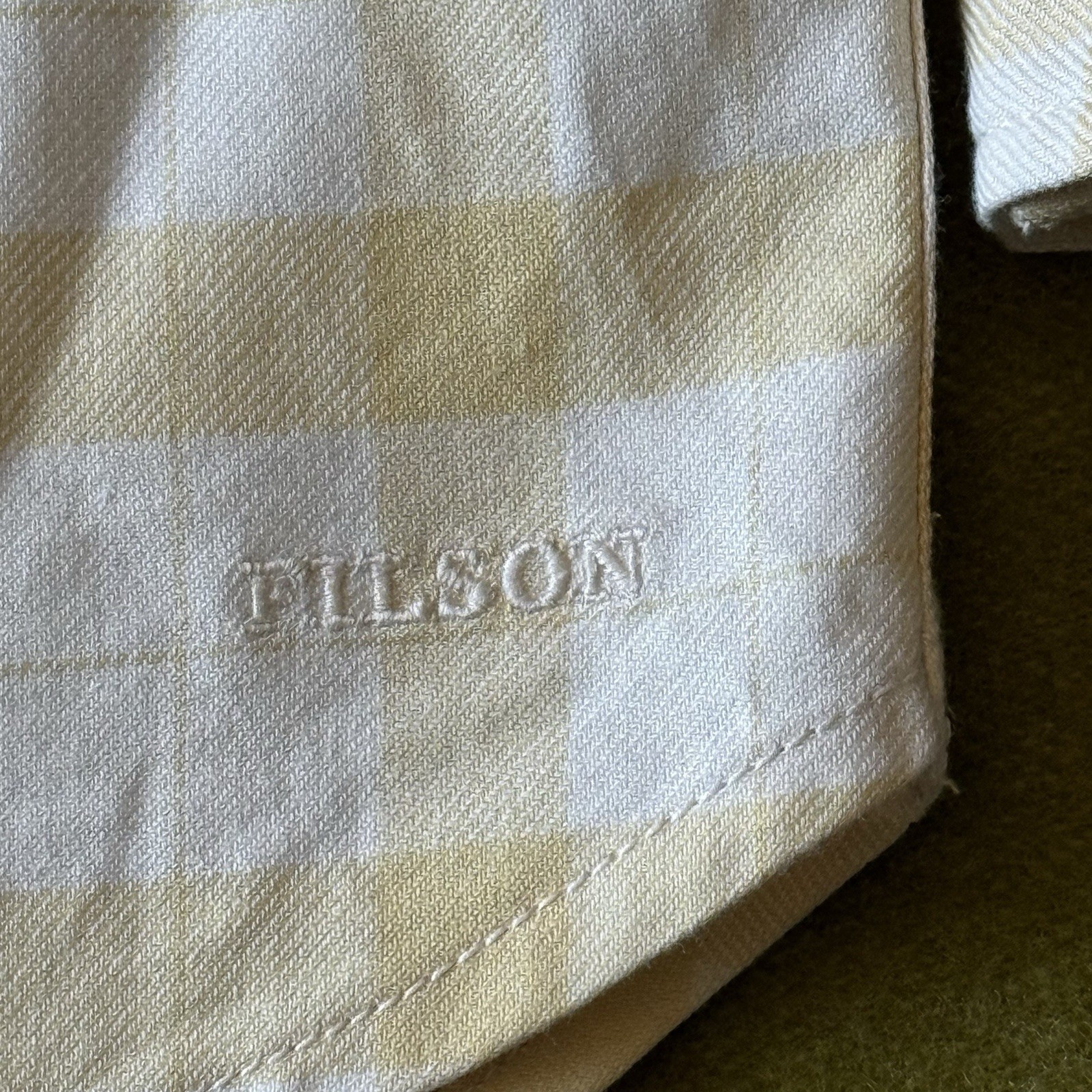 CC Filson Women’s Light Weight Alaskan Guide Flannel Shirt Medium Canary Yellow