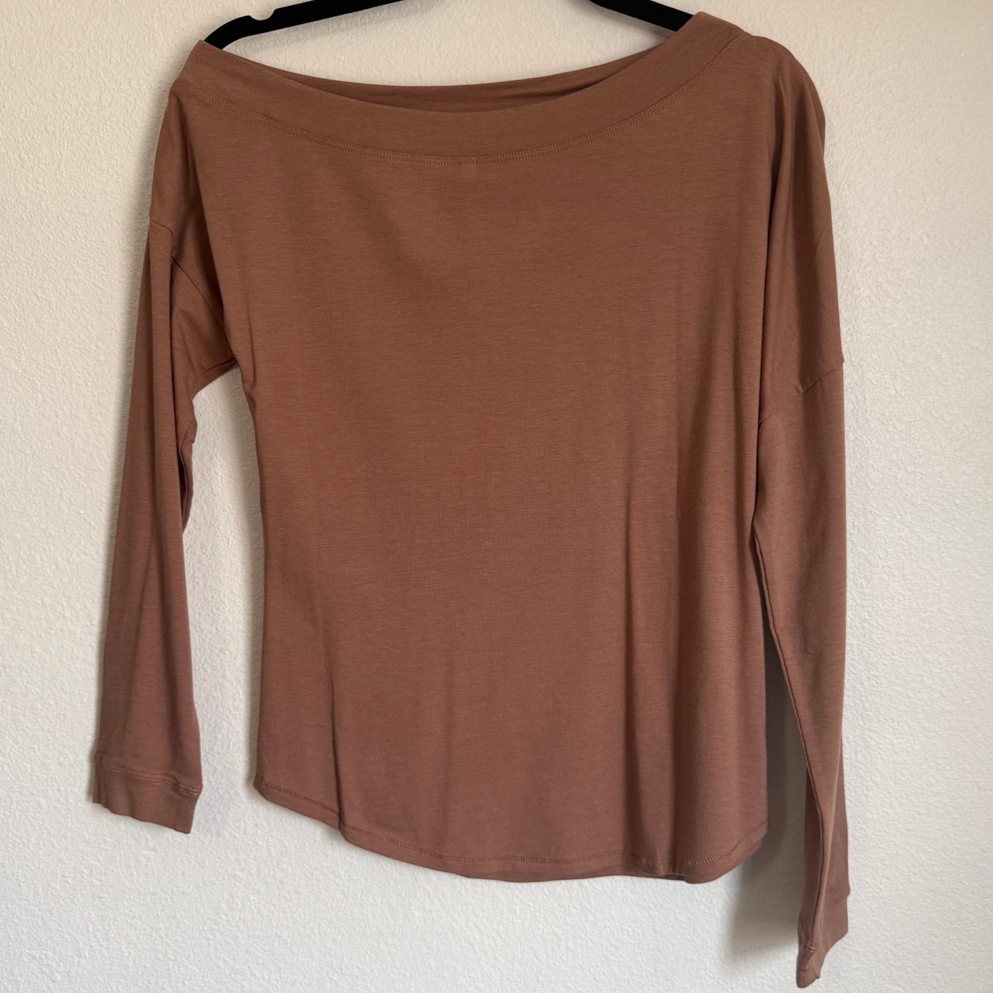 NWT Universal Standard Sz XS Asymmetrical Neckline Long Sleeve Tee Top Brown