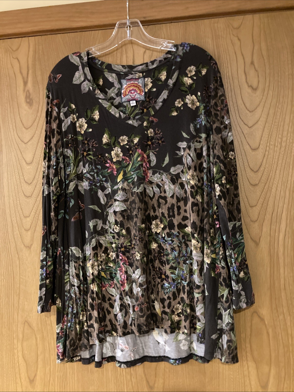Johnny Was Women Ash Bird Floral Print Top 1X Green Artsy Jersey Knit V-Neck