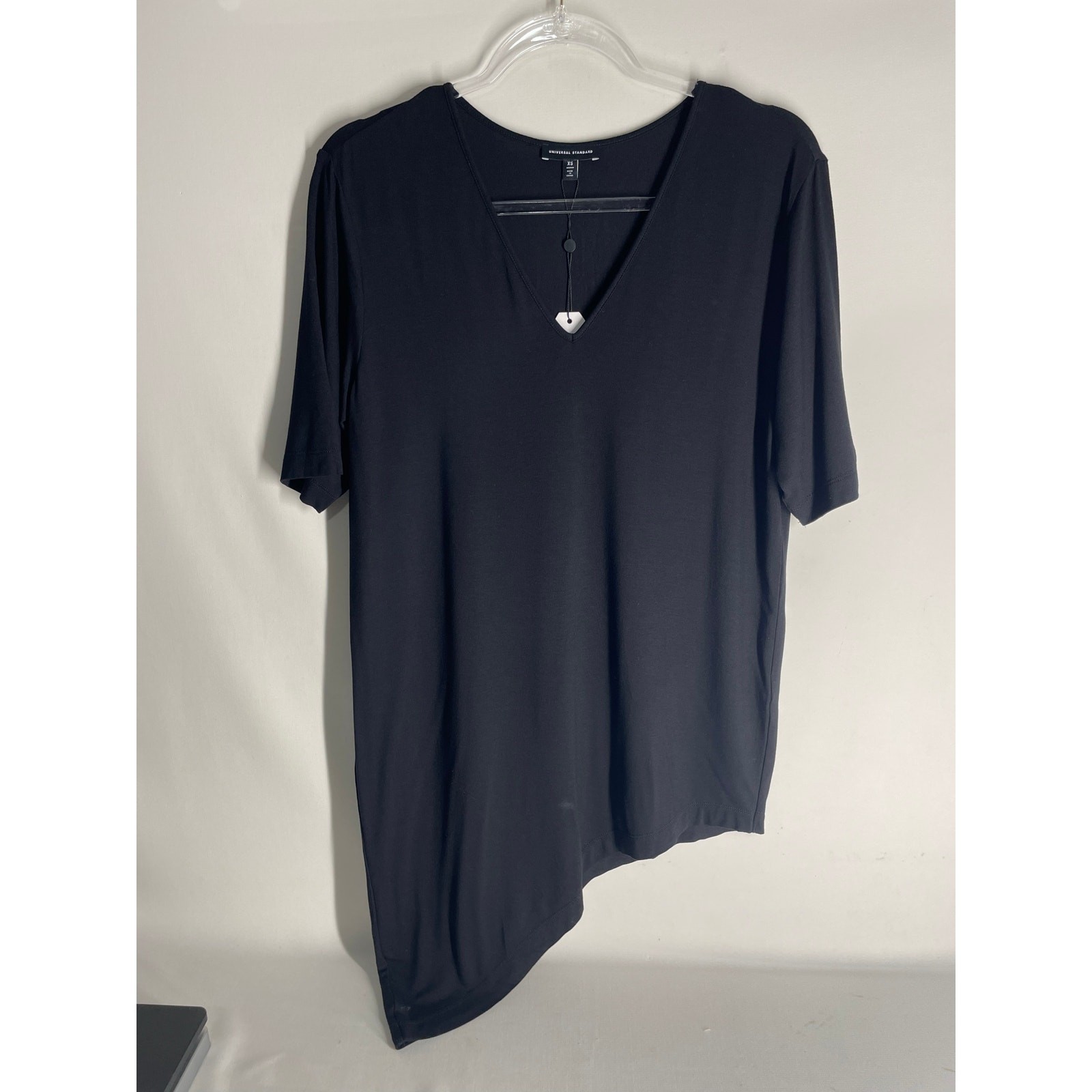 Universal Standard Genevette Rayon Jersey Asymmetrical Tshirt V-neck XS US 10/12