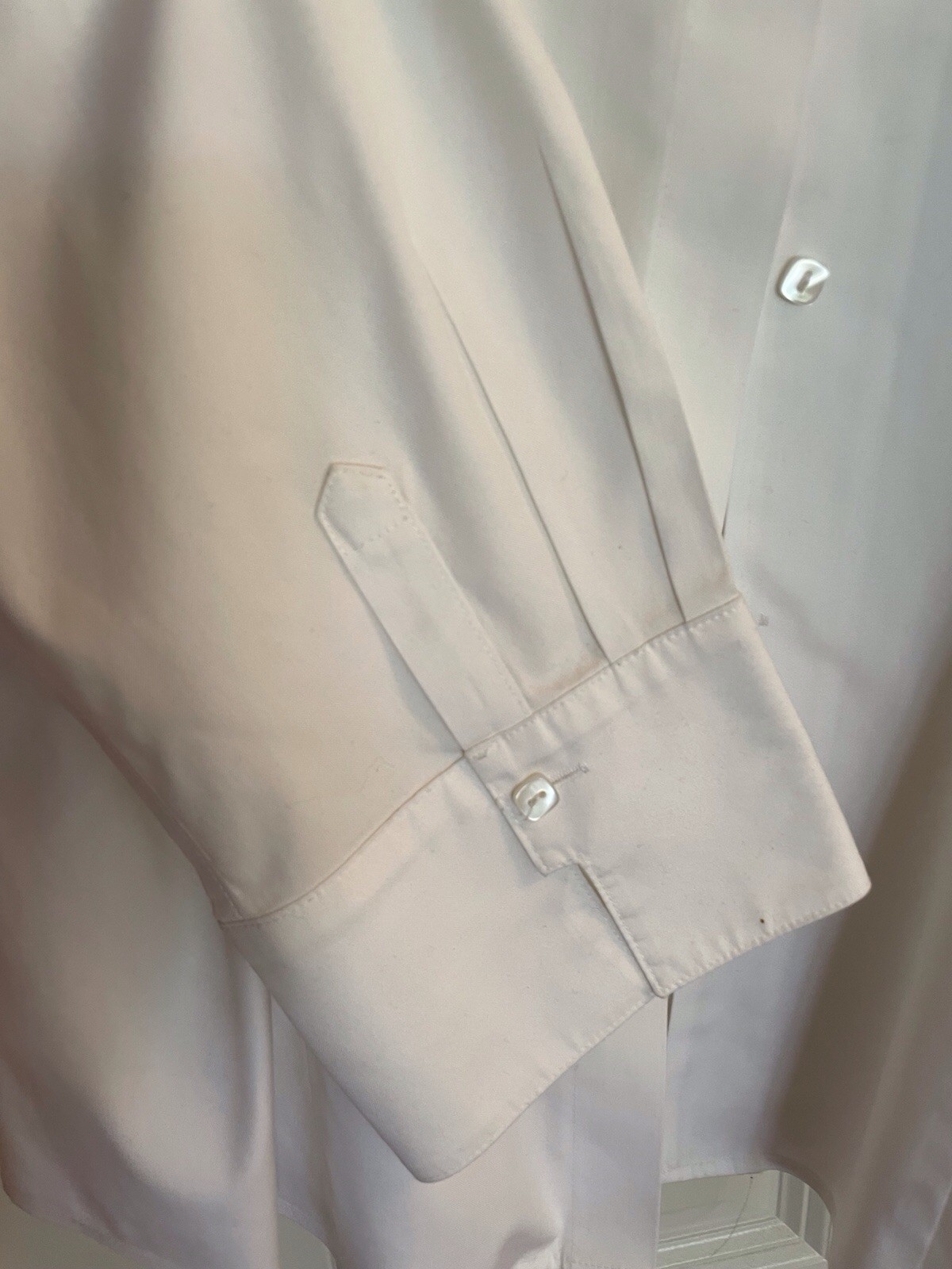 Chicos White Button Down Size 2 Shirt Long Sleeve Shirt 100% Cotton Non Iron