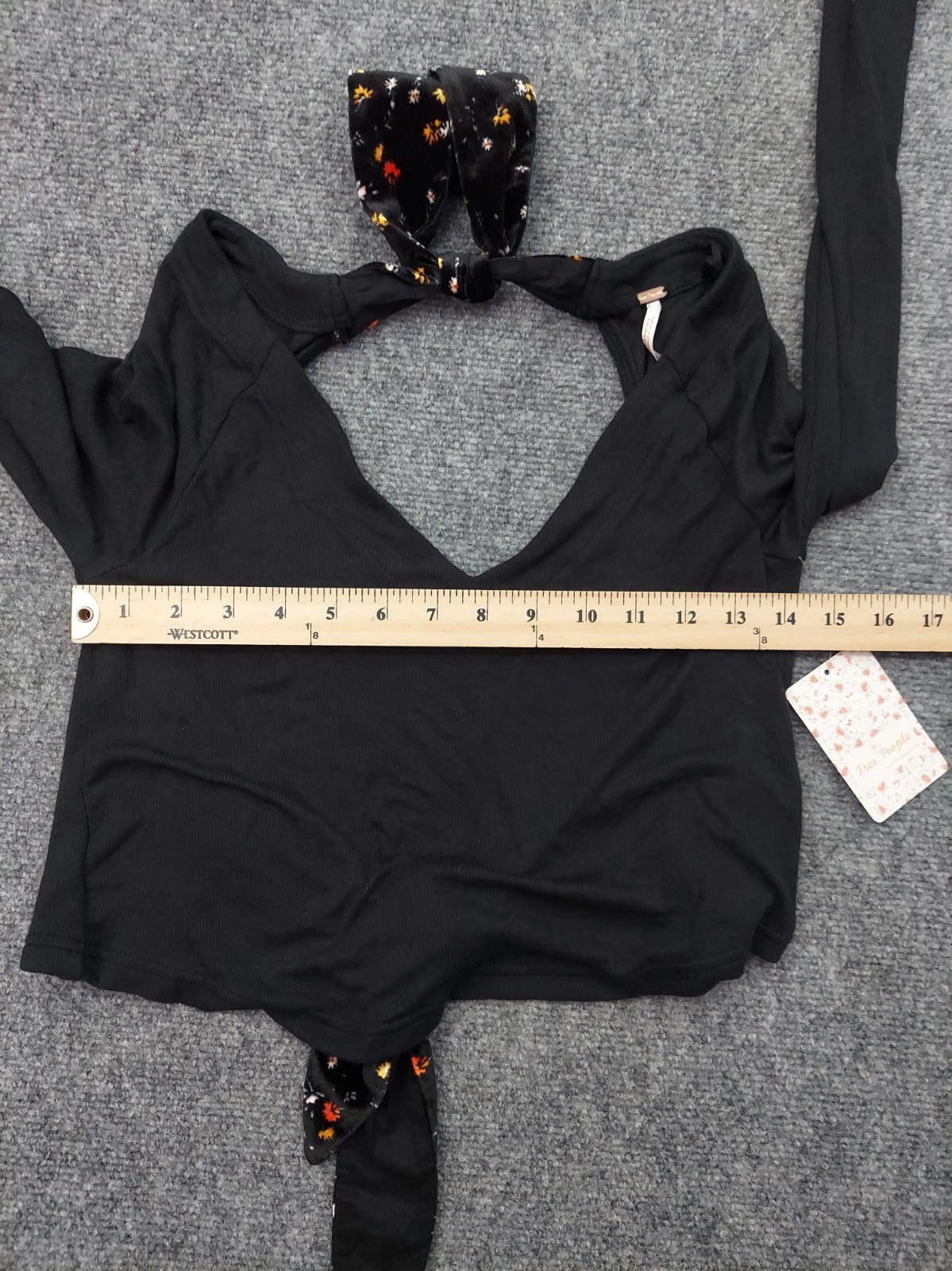 Free People Looking Forward Top Womens Small Black Open Back floral Velvet Crop
