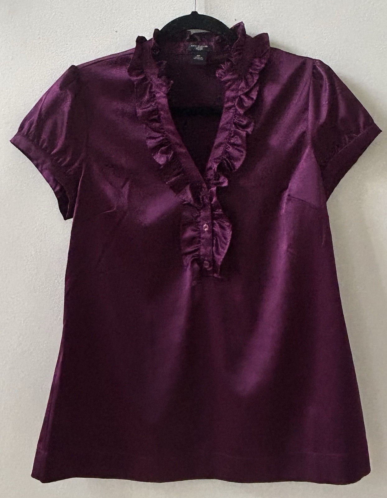 Ann Taylor Loft Purple Ruffle Neck Sleeveless Button Up Blouse Medium Petite