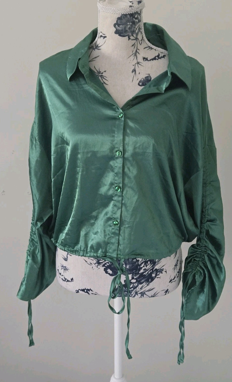 New Look Size 1X~Silky Crop Blouse Drawstring Sleeves &Waist ~Emerald Green~NWT