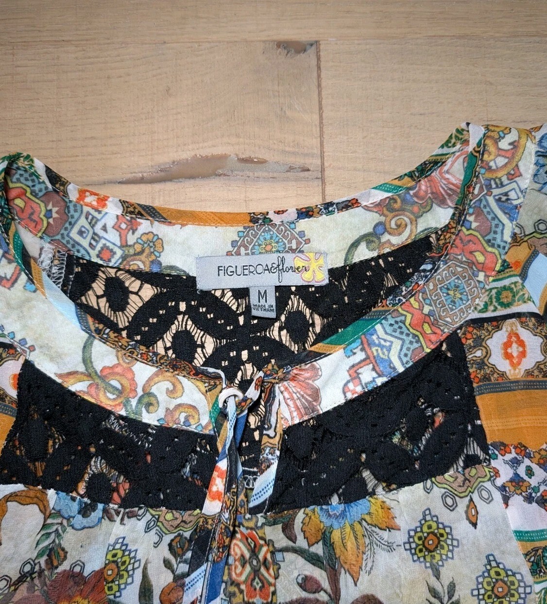 Figueroa & Flower Bohemian Tunic Blouse Floral Print Lace Trimmed Top Medium