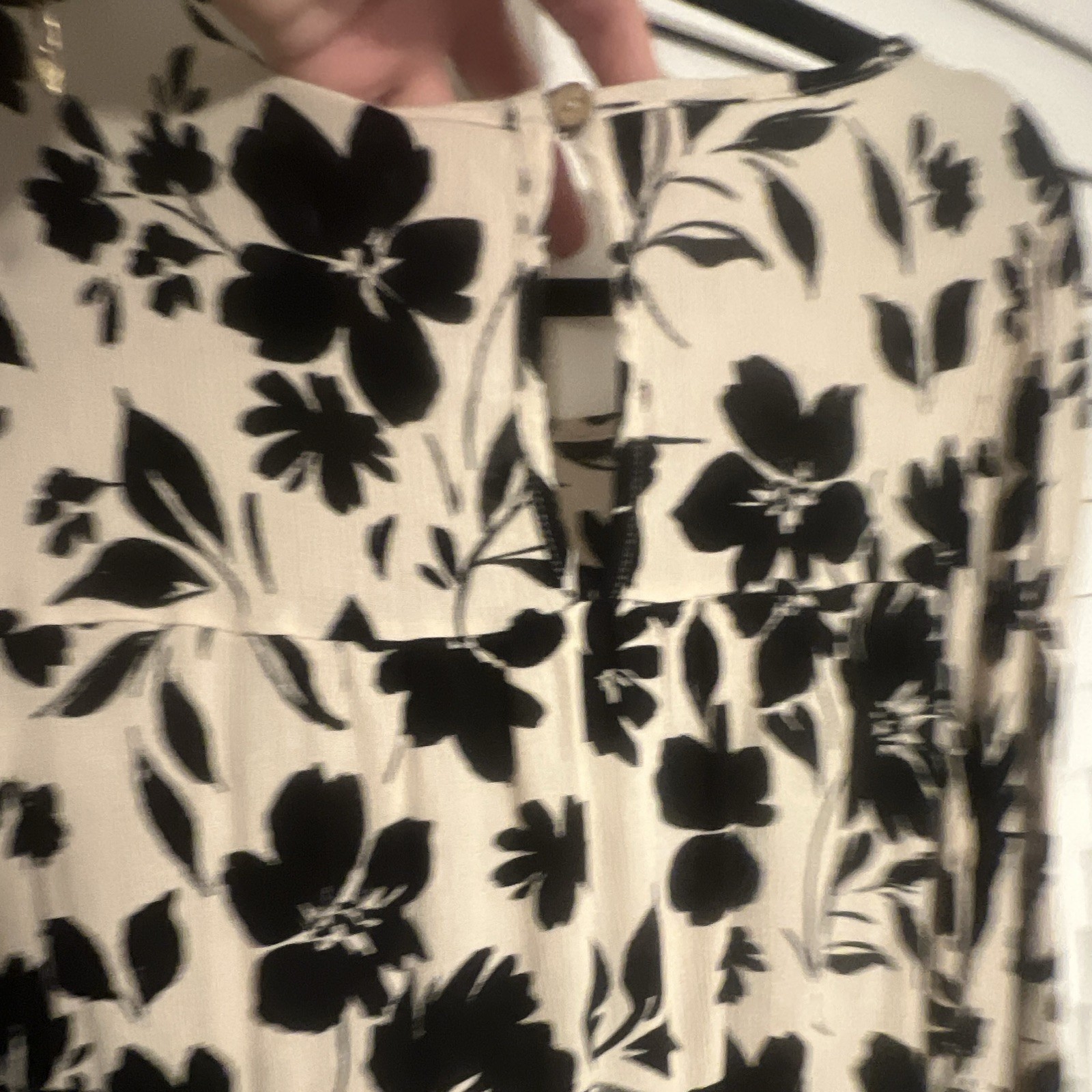 DR2 Women’s Floral Round Neck Blouse L Beige Black Long Sleeve Button