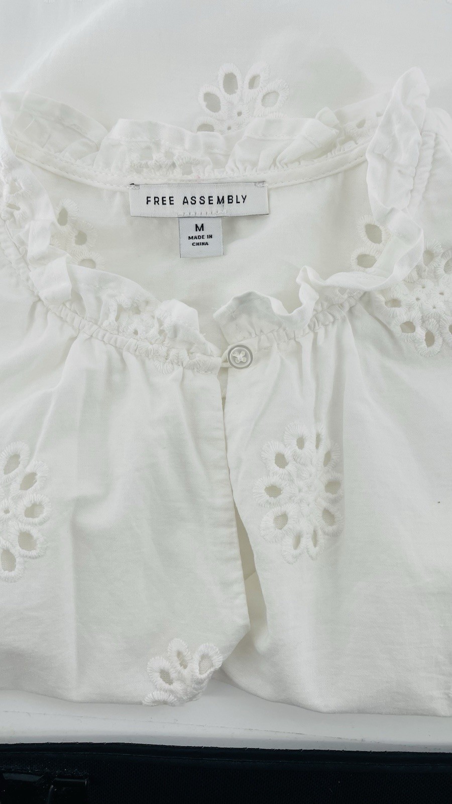 Free Assembly White Eyelet Embroidered Cotton Blouse Ruffle Flutter Sleeve Sz. M