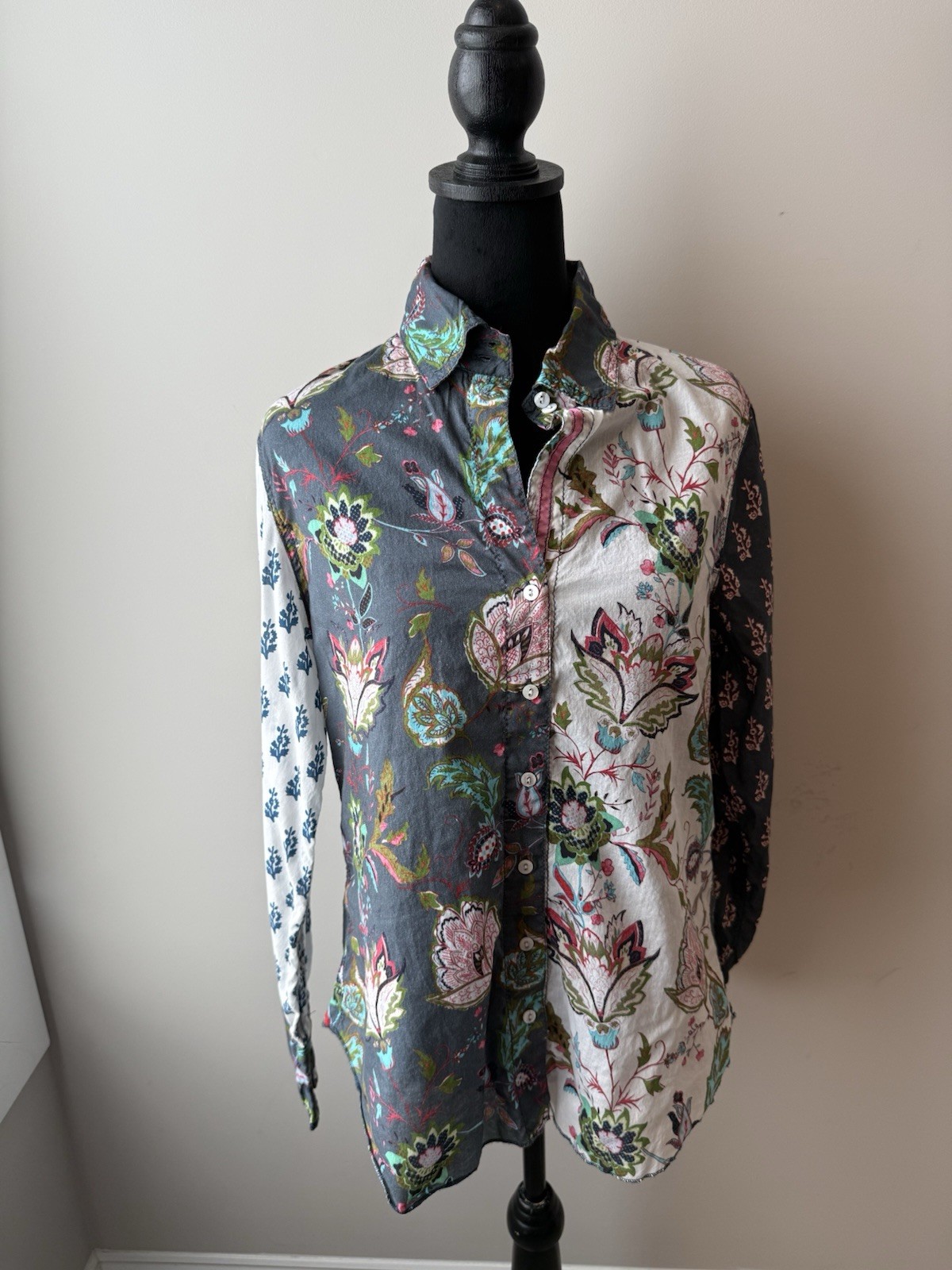 Cino Women’s Patchwork Floral Button Top Blouse Size Small Roll Sleeve Tab Boho