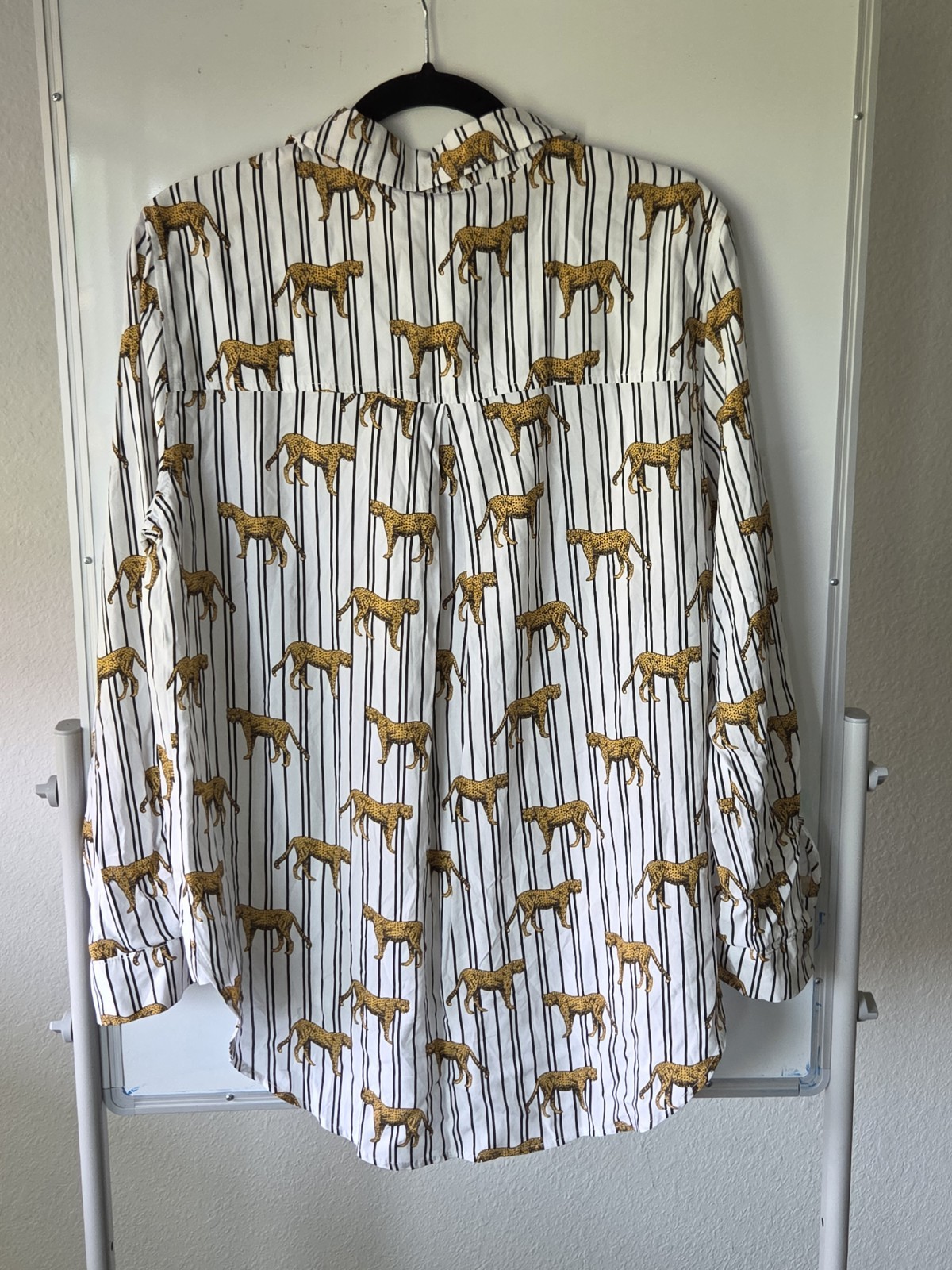 Jane + Delancey white yellow black Leopard graphic striped long sleeve blouse-M