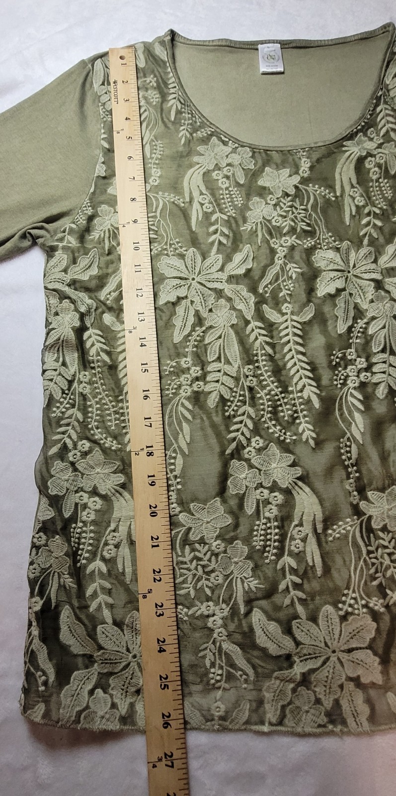 This That Green Floral Embroidered Knit Scoop Neck Long Sleeve Top Size L