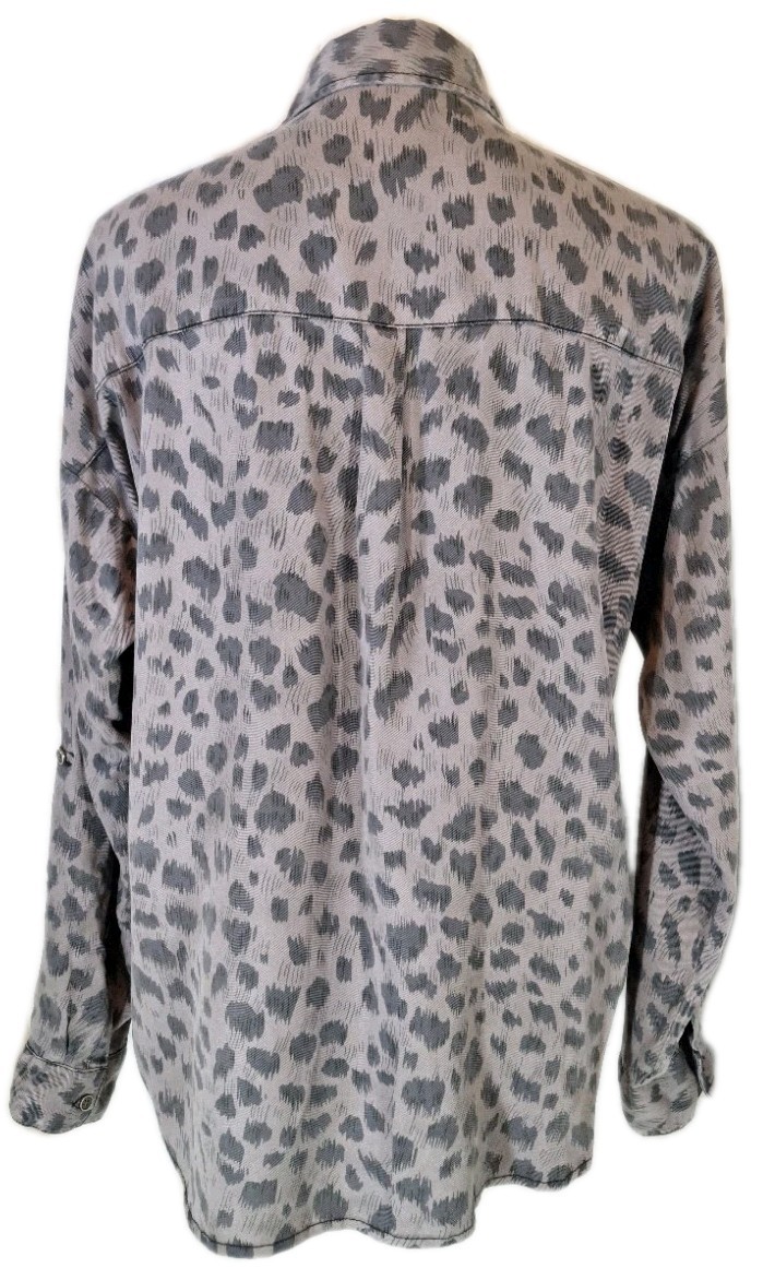 NWOT LOVESTITCH SzS Tencel Cheetah Button Down Blouse Collared V-neck Shirt Grey