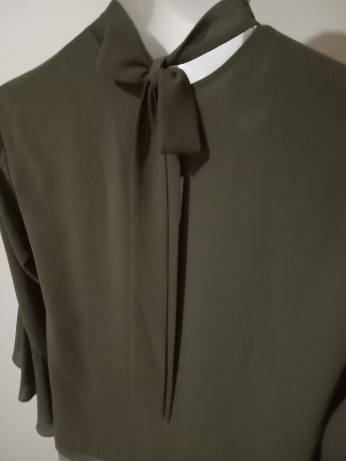 NEW Naked Zebra Womens Small High Neck Green Pullover Flutter Sleeve Top Bow Tie