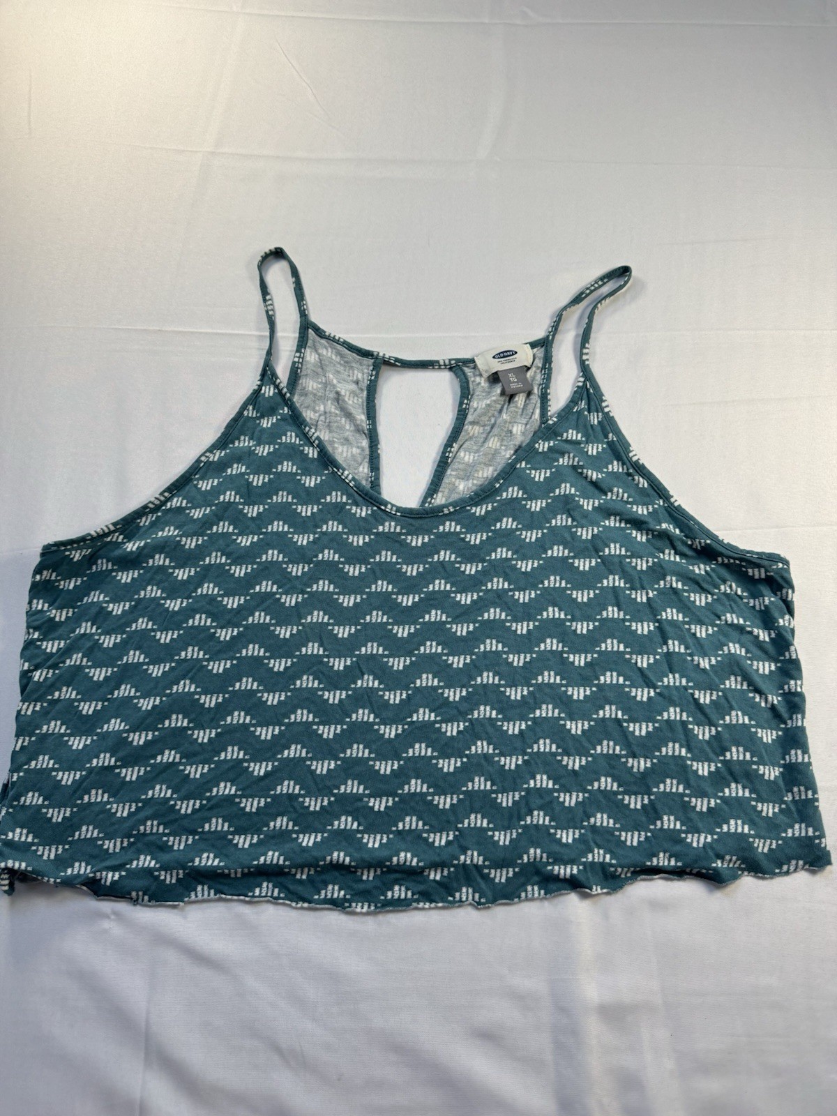 Old Navy V-neck Cropped Tank Top Blue & White Chevron Womens Size XL