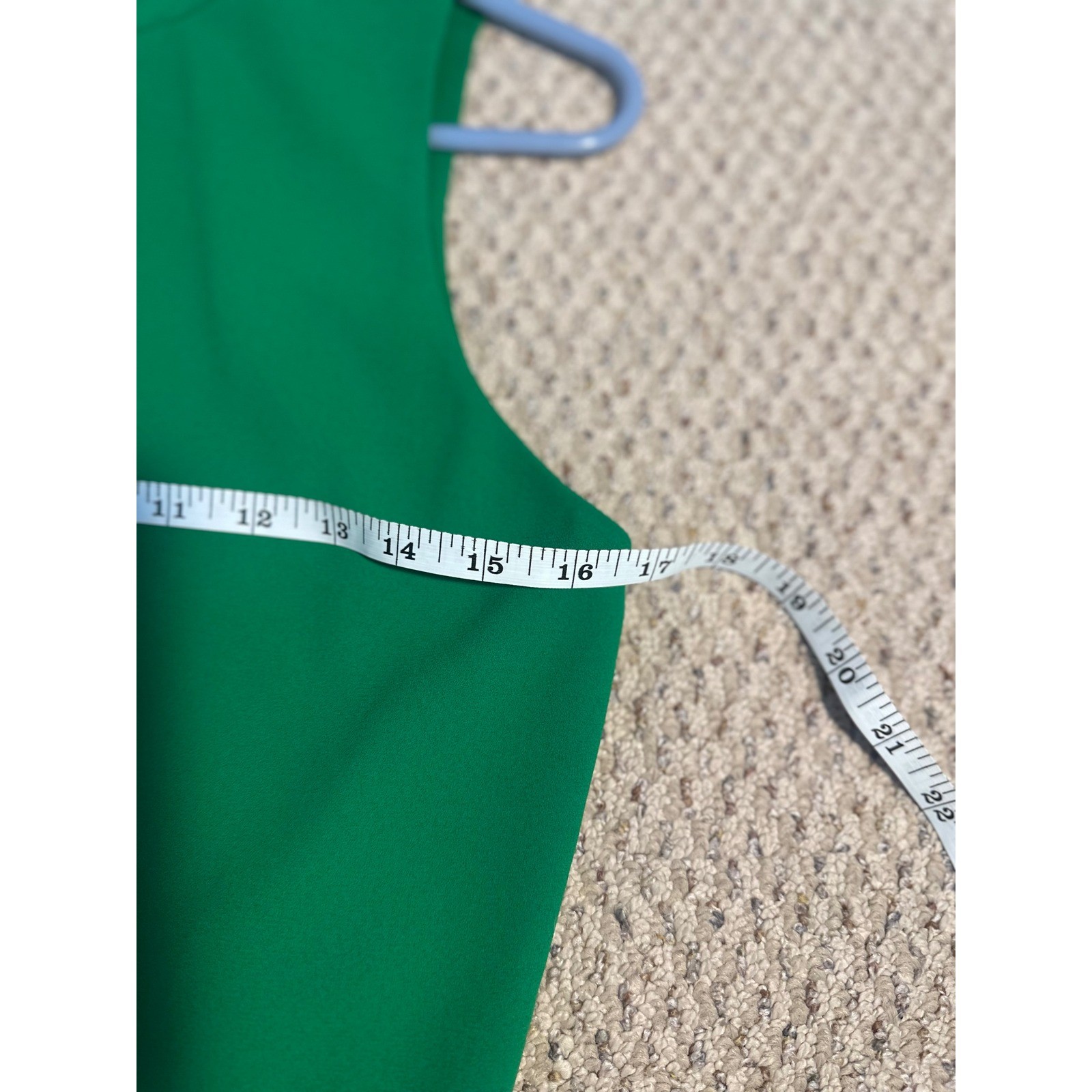 Alice + Olivia Green Mock Neck Sleeveless Top Exposed Back Zipper Shell Sz 2