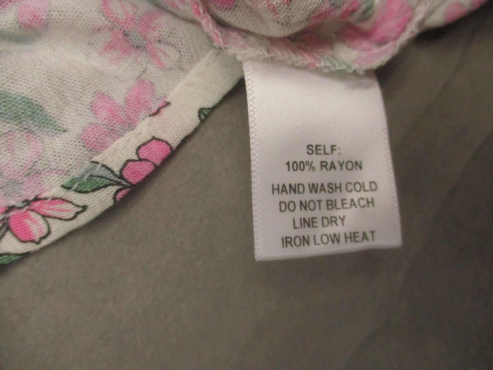 NWT Promesa Size S Womens Floral Scoop Neck Open Back Lightweight Cami Top 052