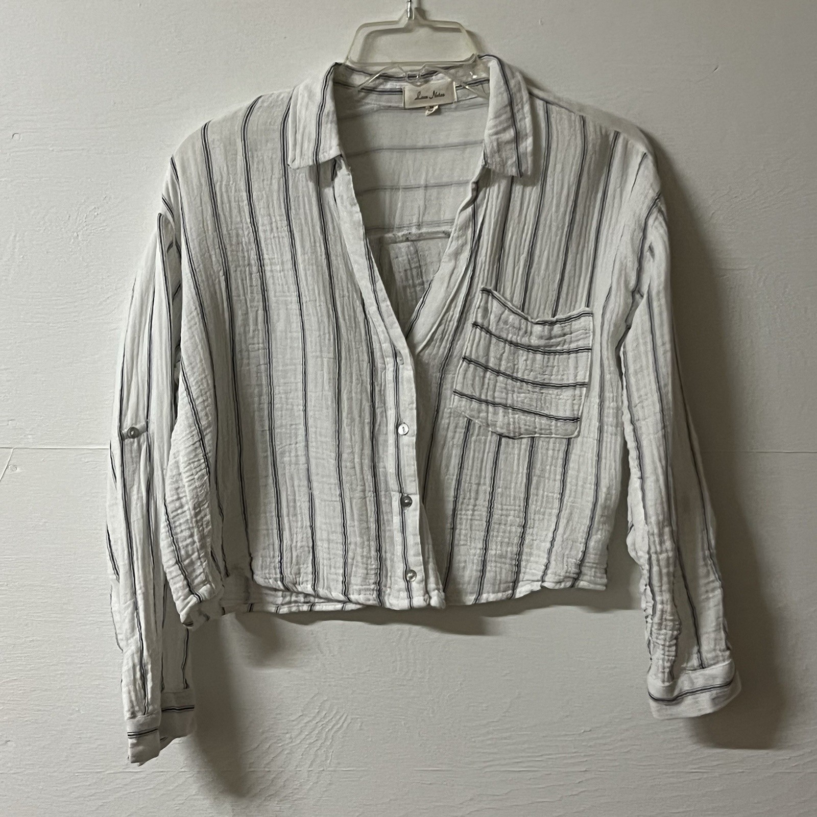 Love Notes Cropped Long Sleeve Blous Medium White Blue Striped Button Up Cotton