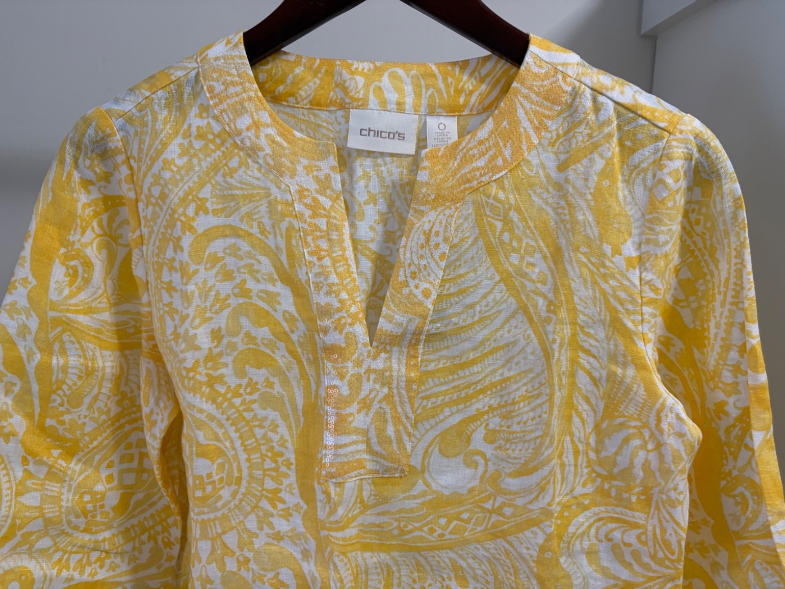 NWT Chico’s Size 0 (US 4) Women’s 100% Linen Paisley Boho Sequin Yellow Top $109