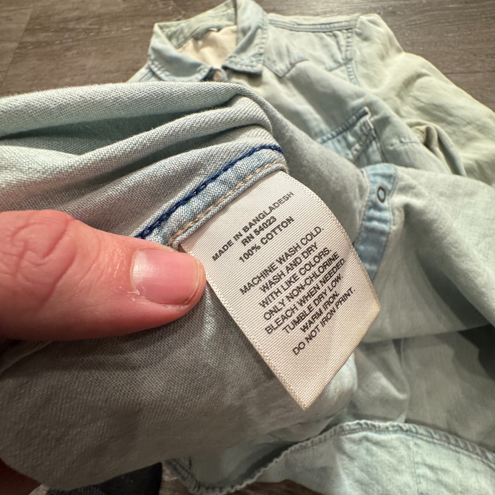 Gap 1969 Shirt Womens Small Blue Chambray Denim Y2K Western Pearl Snap Cotton