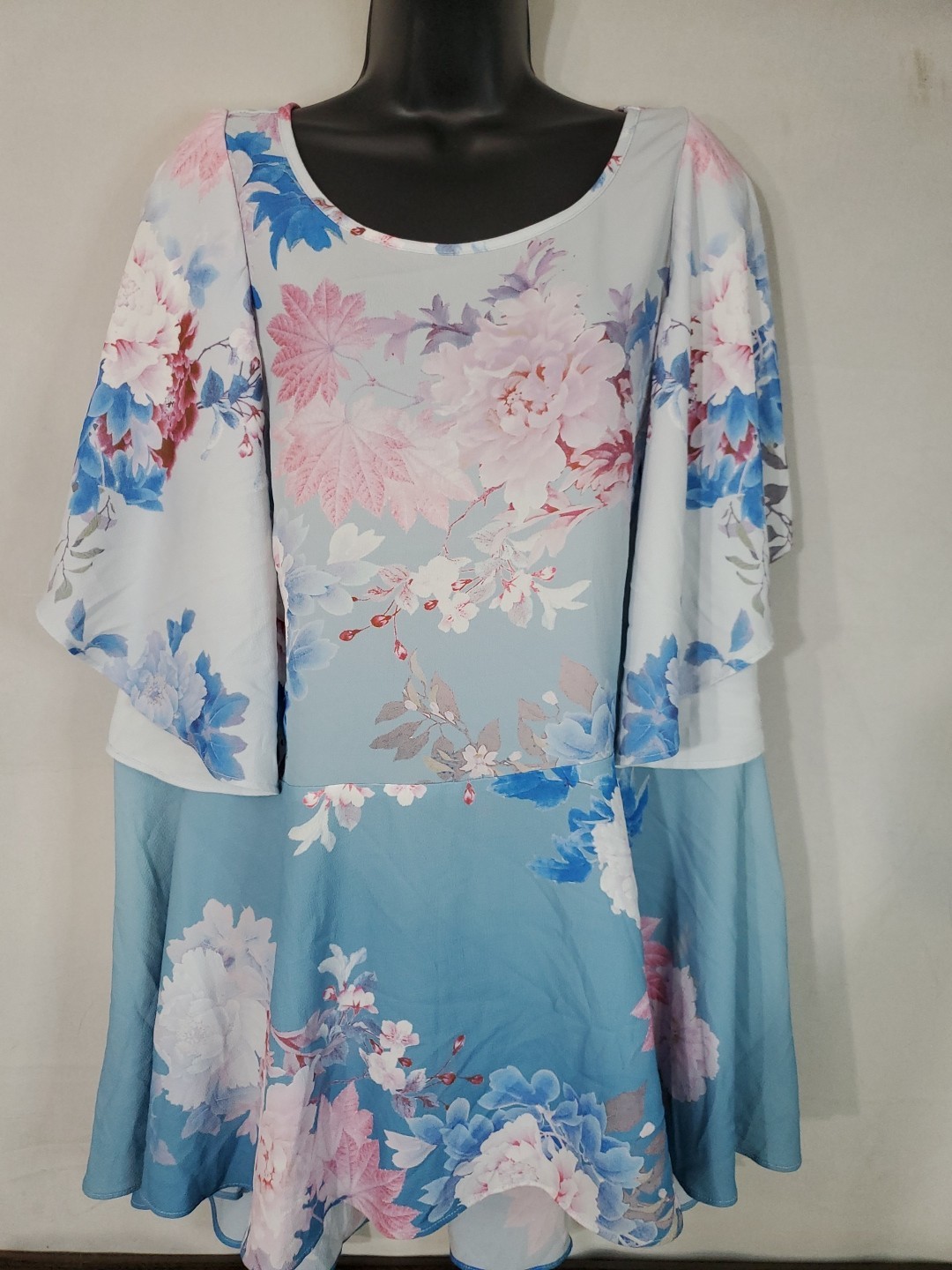 CITY CHIC Blouse Women’s Size 2XL Short Flutter Sleeve Flowy And Soft