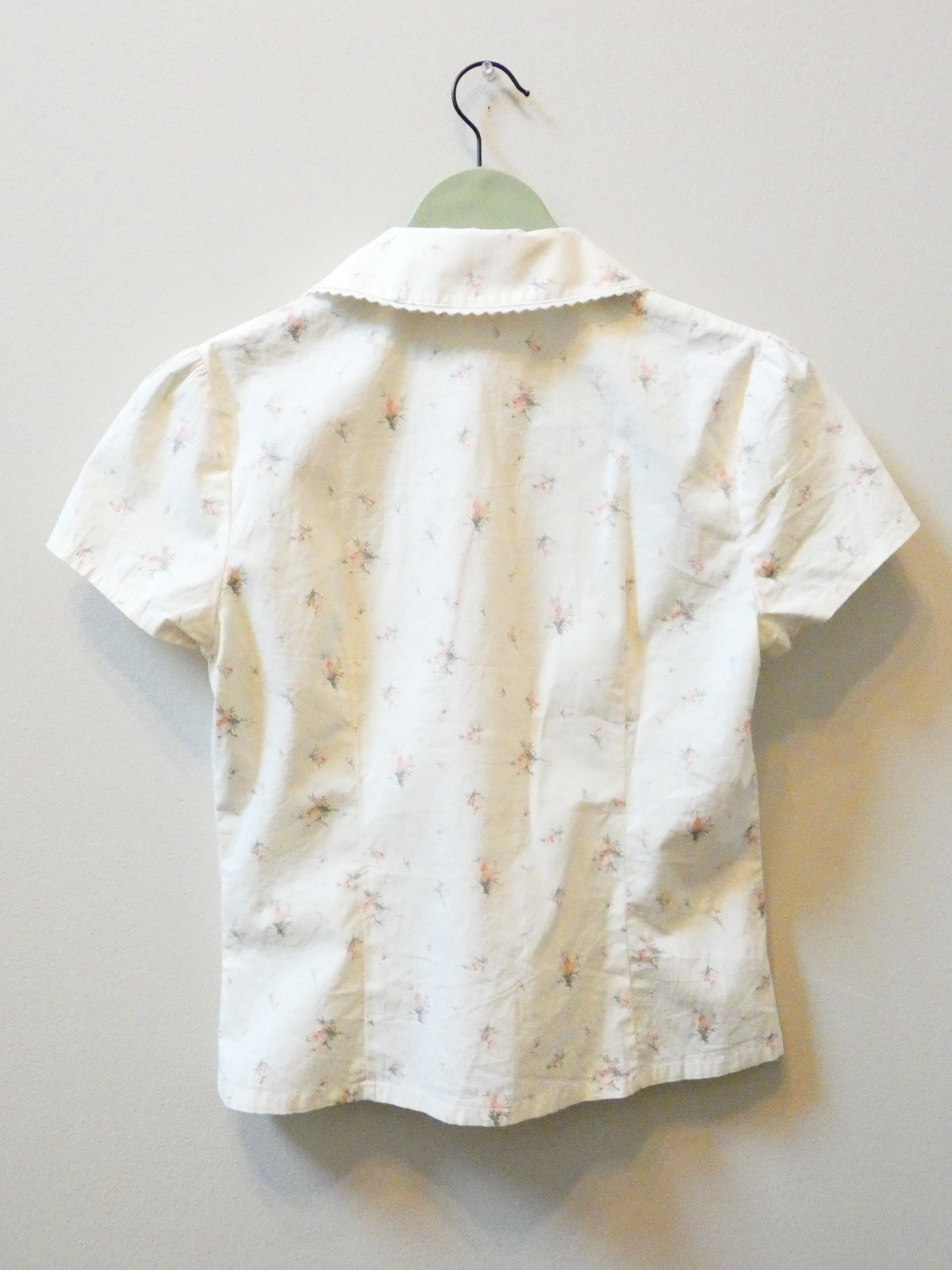 Brandy Melville White Floral Button Up Blouse – Yellow/Cream excellent condition