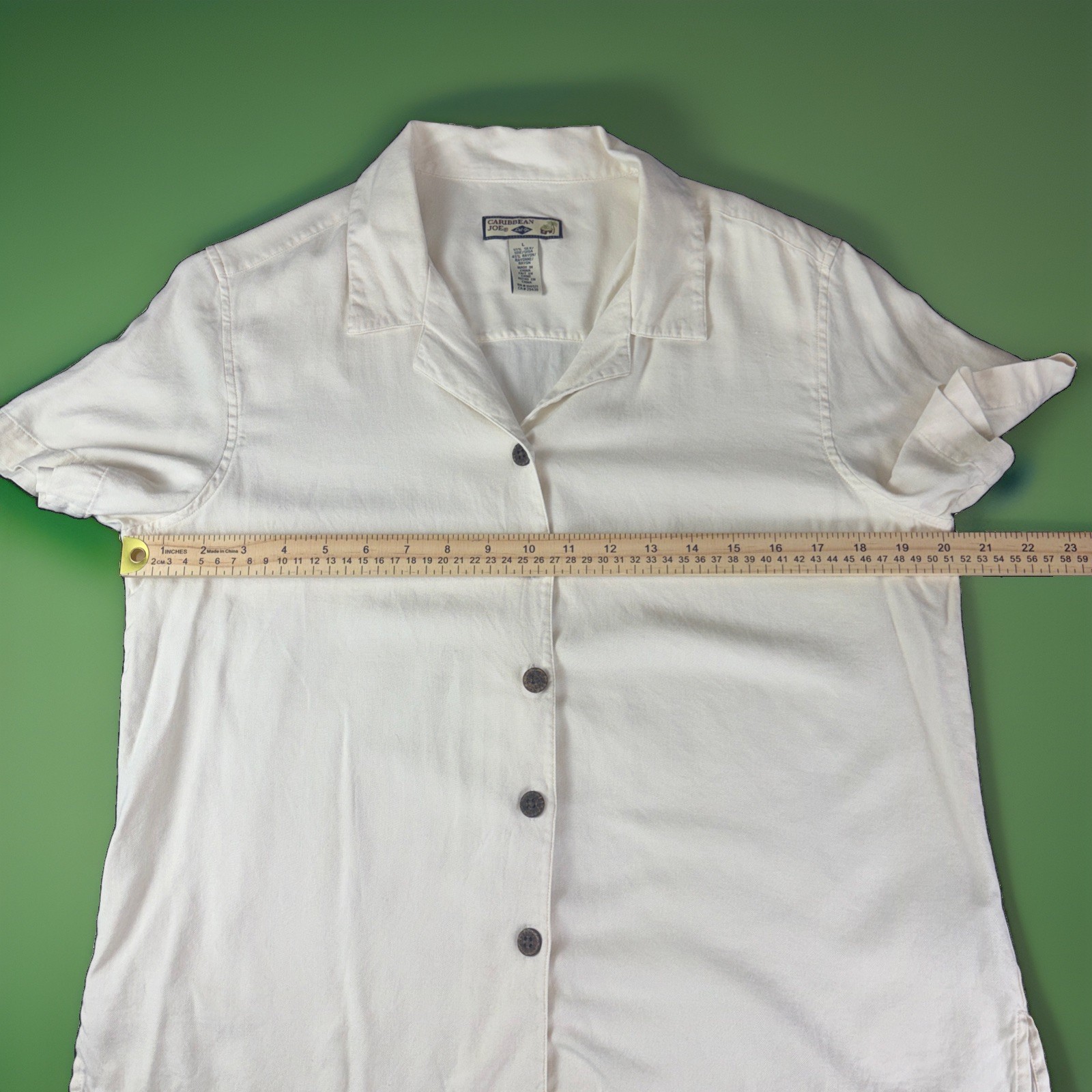 Vintage Caribbean Joe Womens Large Cream Resort Blouse Coconut Buttons Silky