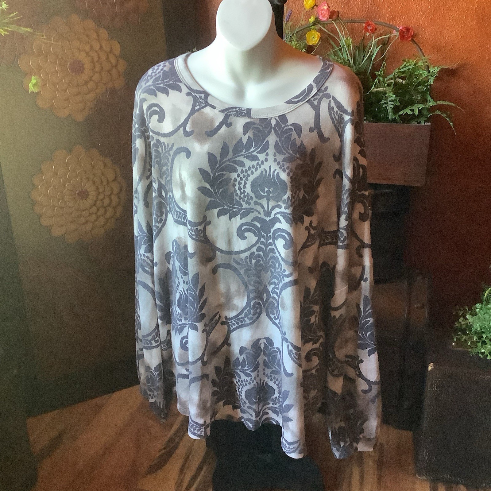 Crepas 2XL Long Sleeve Patterned Soft Top