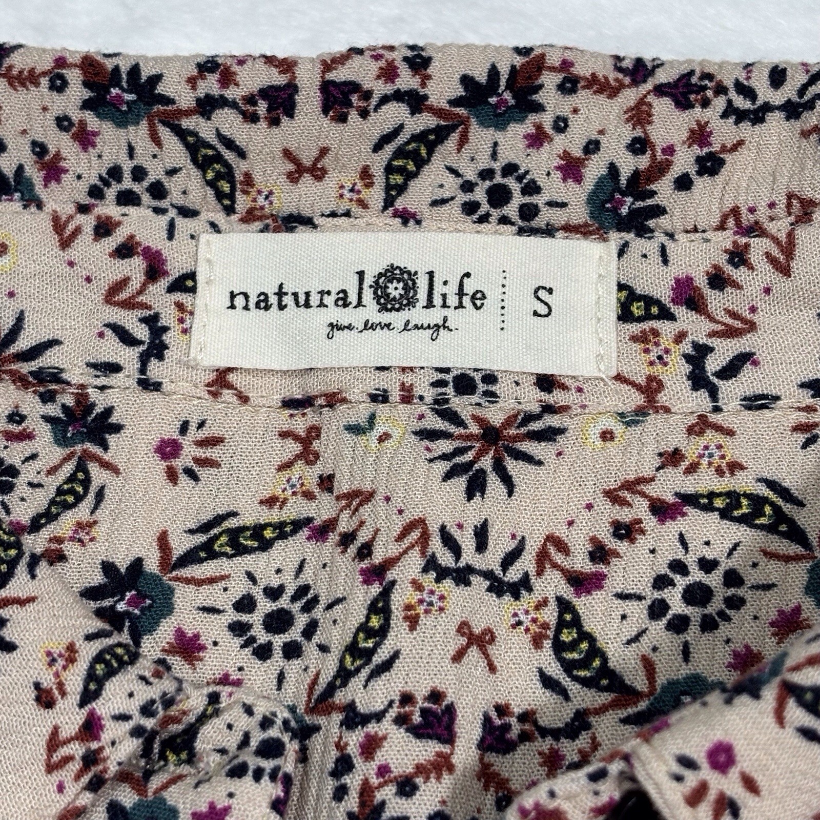 Natural Life Women’s Gauzy Button Boho Shirt Beige Small Ditzy Floral Roll Tab